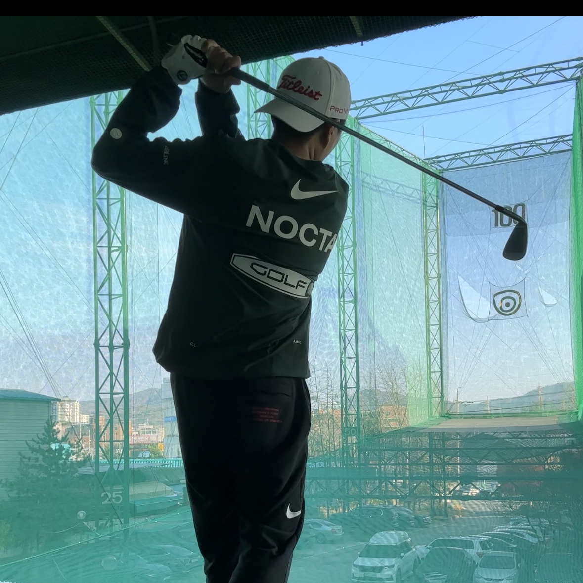 New Balance x Malbon 997 Golf Grey Green, Nike x Drake Nocta Golf Crewneck Top Green - Asia 착용 스타일 - 2