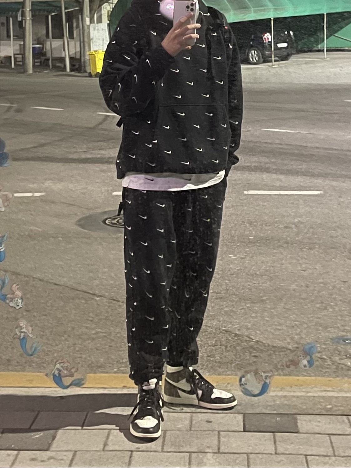 Nike NRG Swoosh Logo Hoodie Black, Nike NRG Swoosh Logo T-Shirt White 착용 스타일