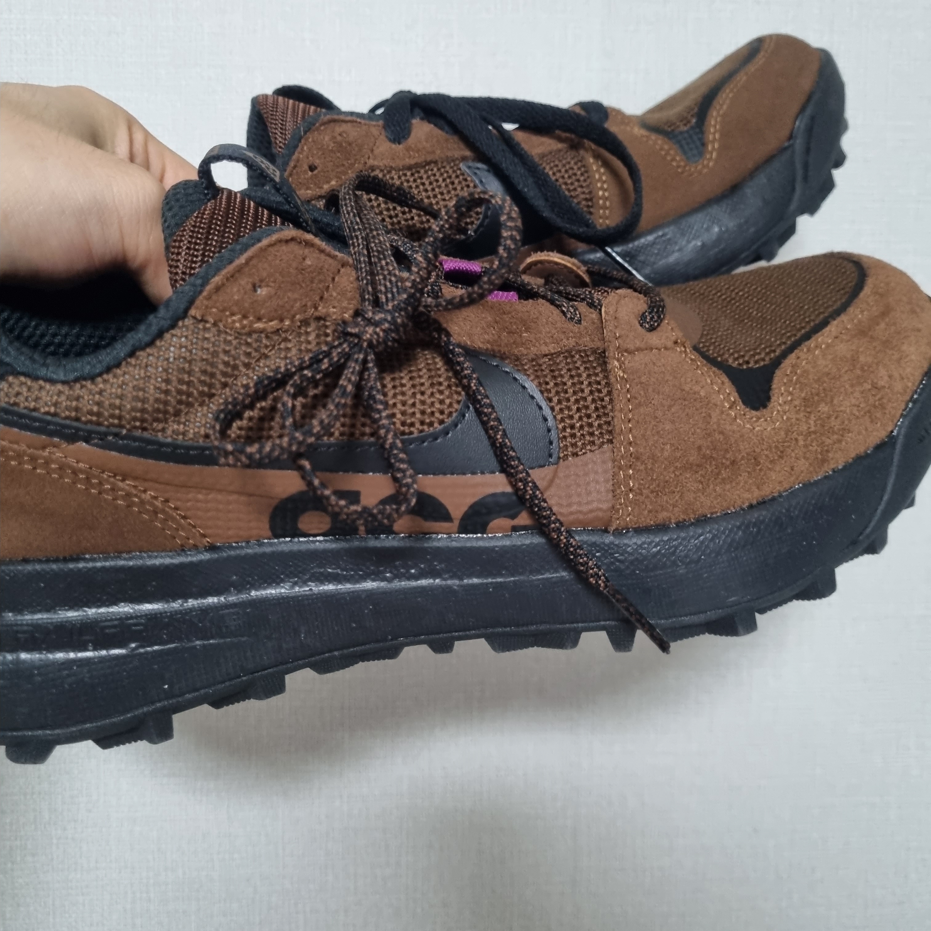 Nike ACG Lowcate Cacao Wow 착용 스타일 - 2