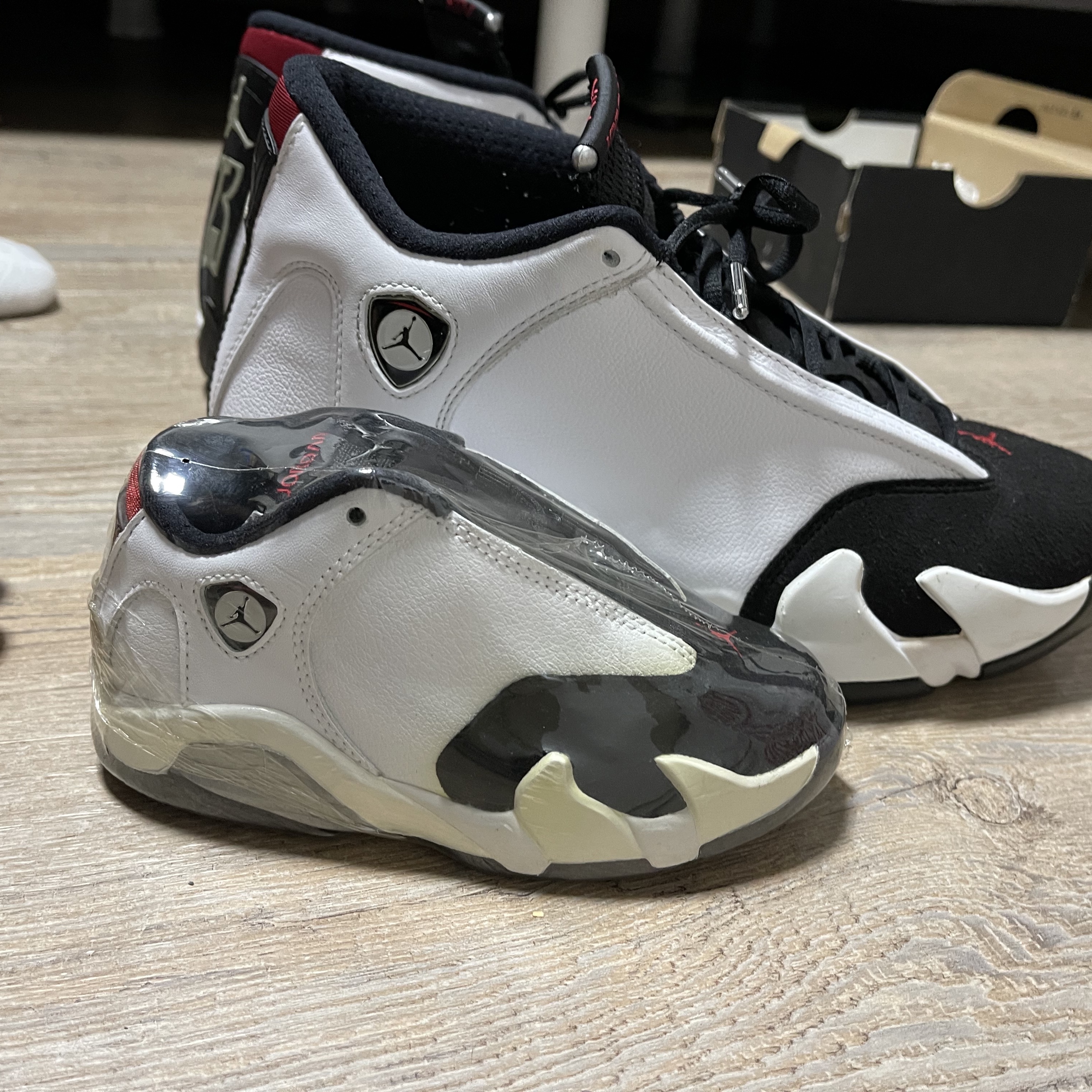 Jordan 14 Retro Black Toe 2014 착용 스타일 - 2
