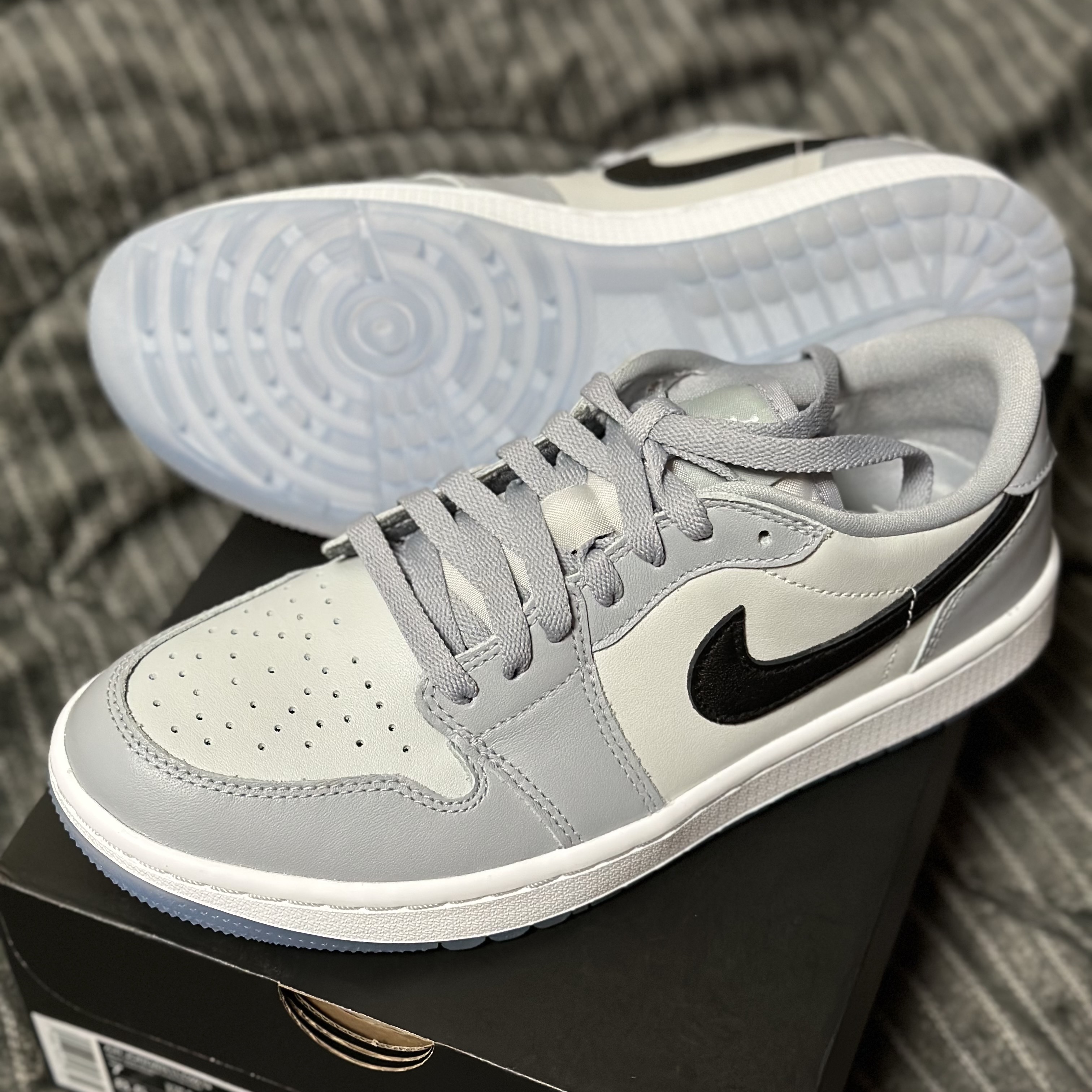 Jordan 1 Low Golf Wolf Grey 착용 스타일 - 3