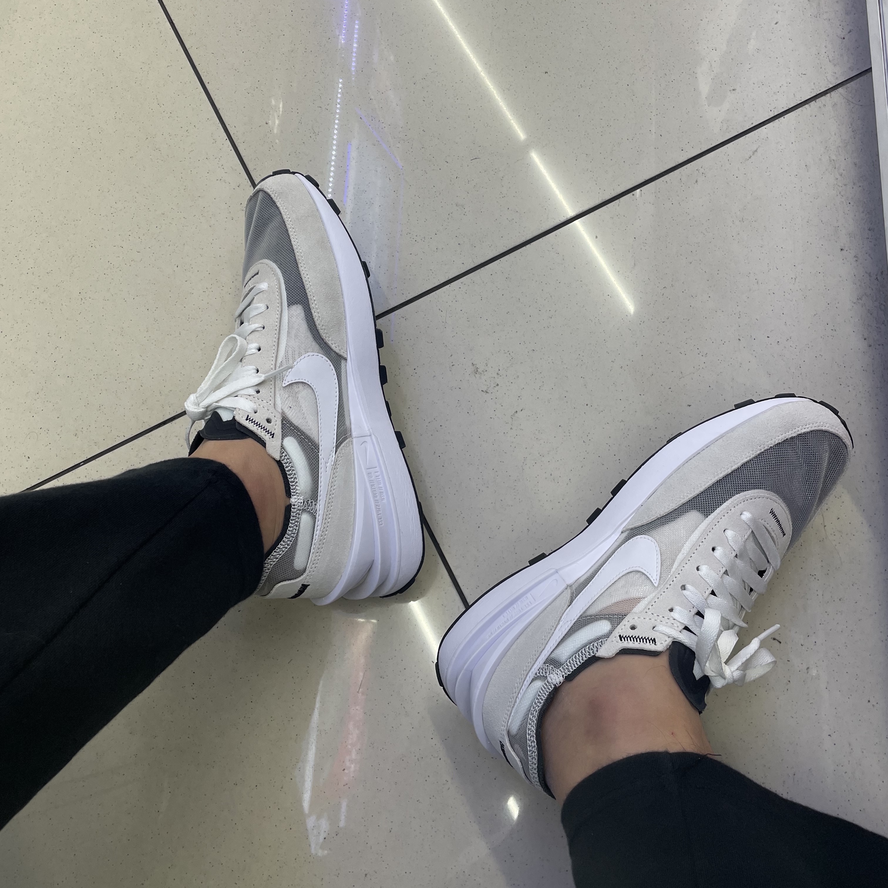 Nike Waffle One Infinite Lilac 착용 스타일