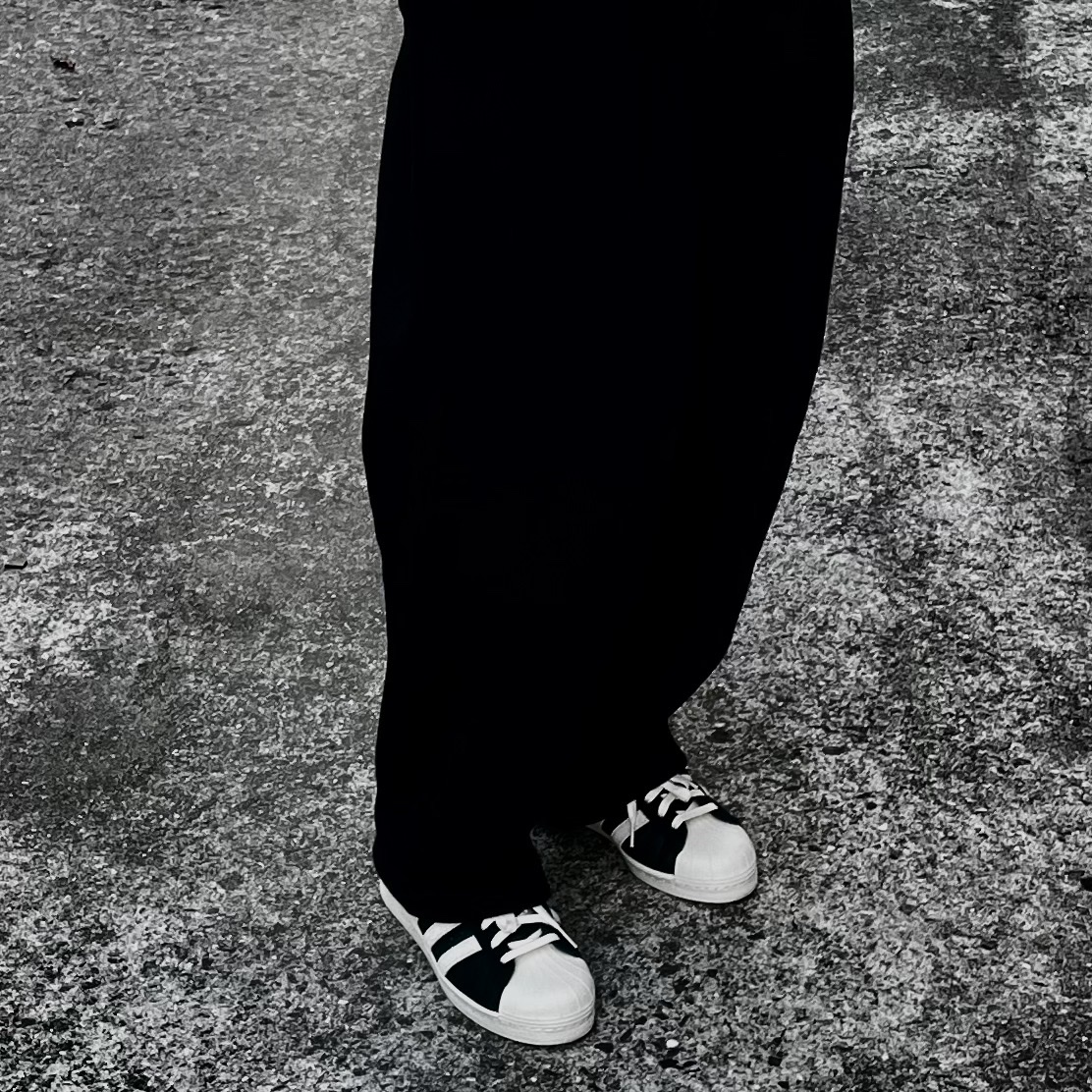Adidas Superstar 82 Black White 착용 스타일