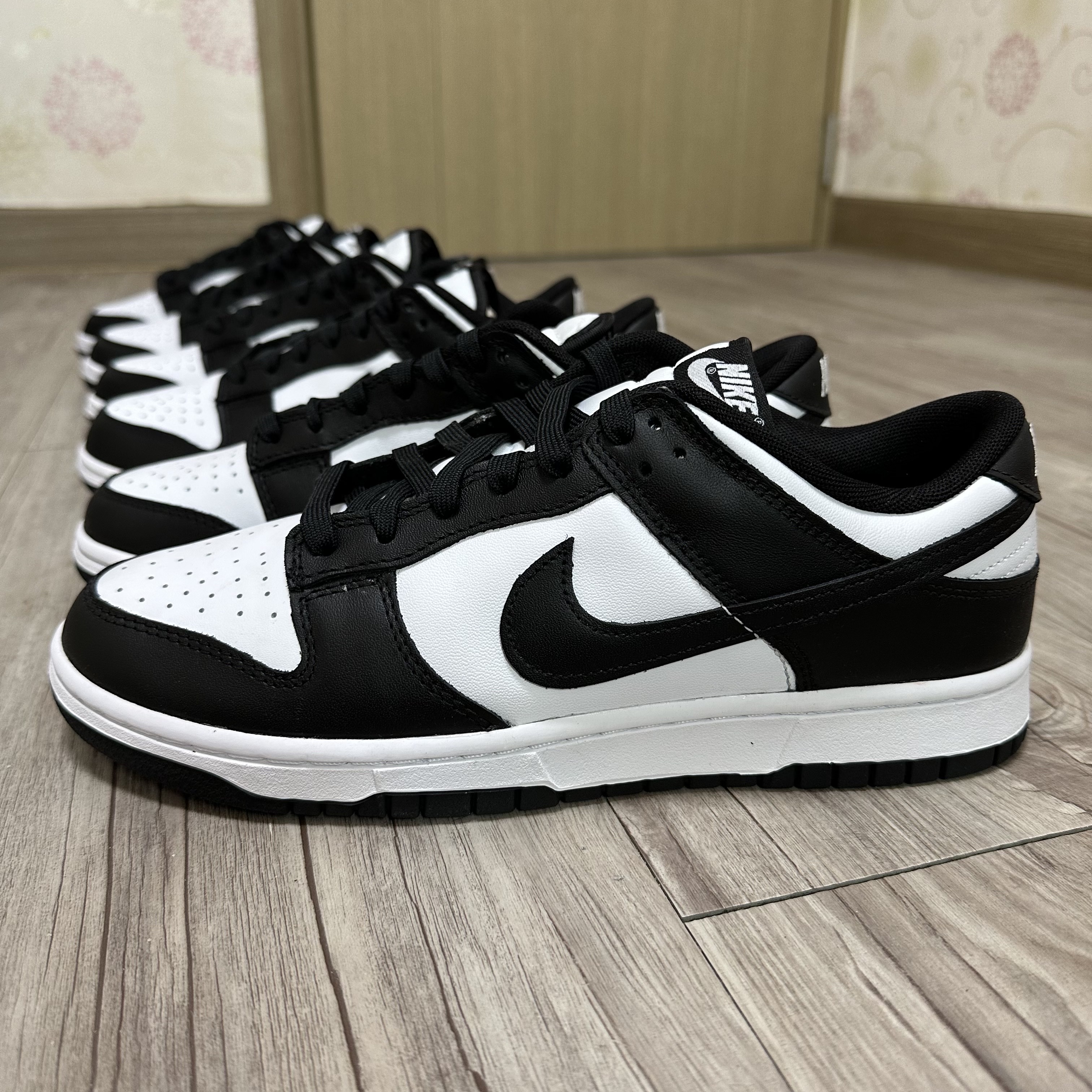Nike Dunk Low Retro Black 착용 스타일