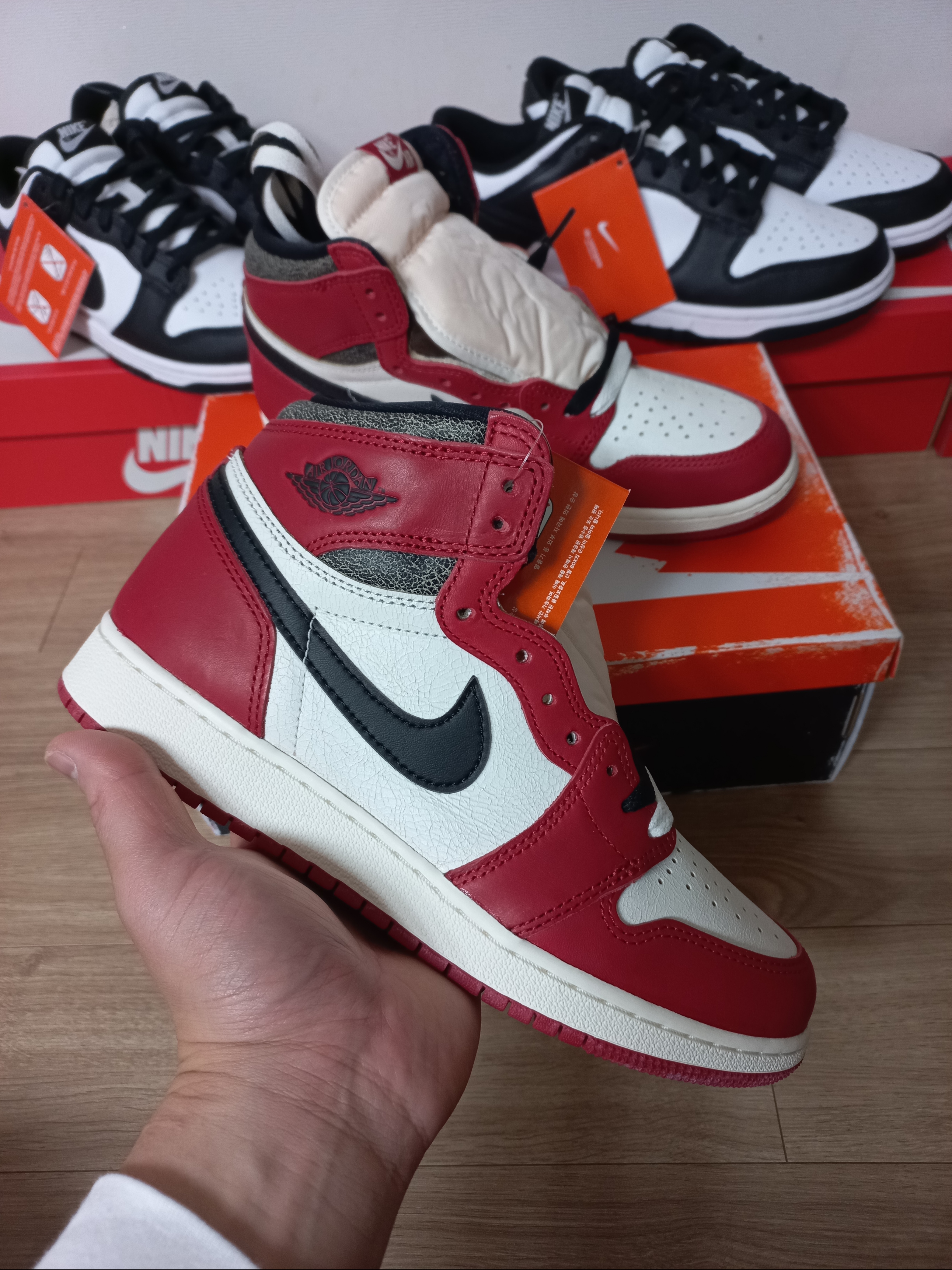 (GS) Jordan 1 Retro High OG Chicago 2022, Nike Dunk Low Retro Black 착용 스타일 - 1