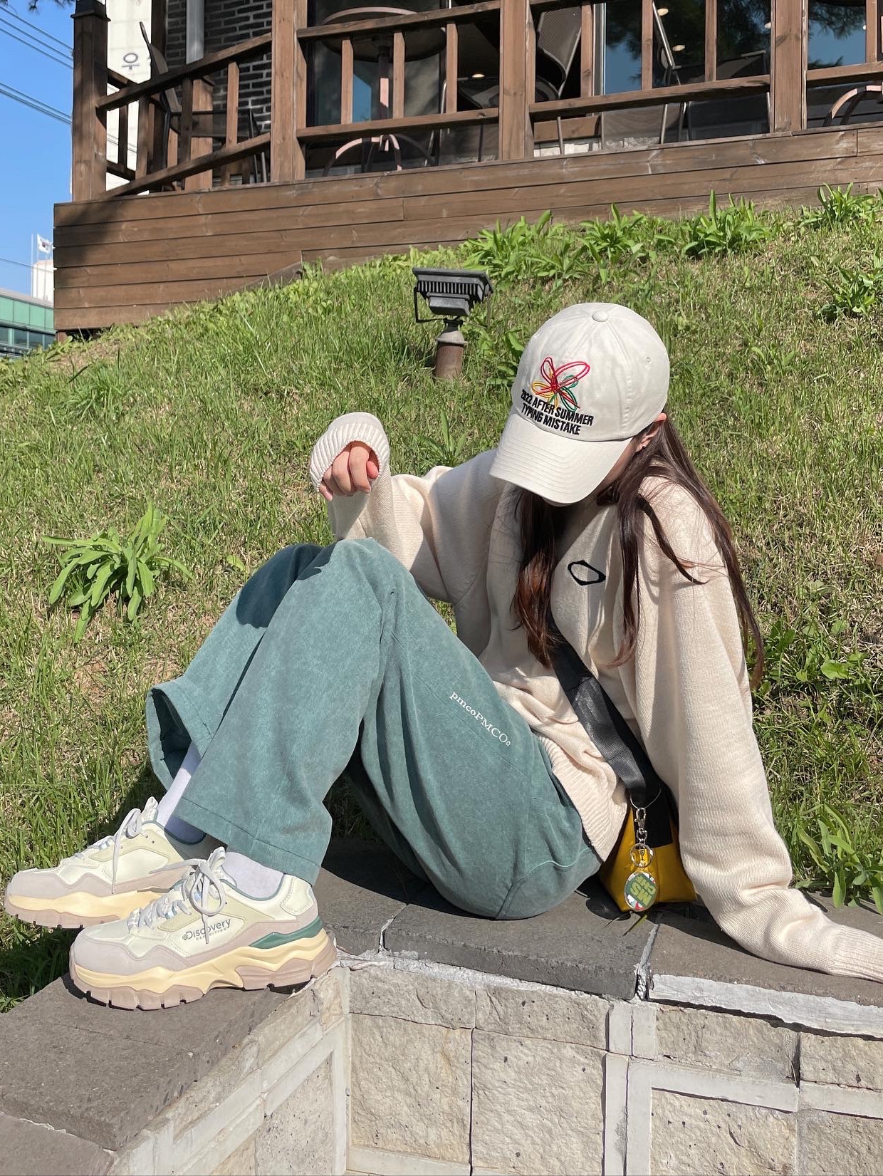 Typing Mistake 22 After Summer Embroidery Ball Cap Beige - 22FW 착용 스타일 - 1