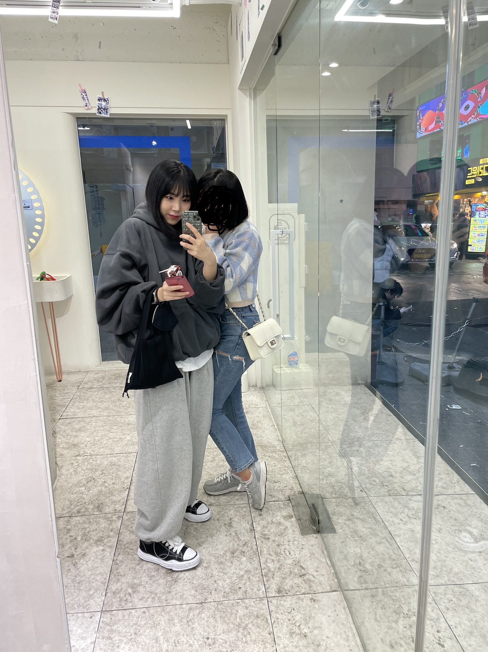 Yeezy Gap Engineered By Balenciaga Dove Hoodie Black, Maison Mihara Yasuhiro Peterson OG Sole Canvas Low Sneakers Black 착용 스타일
