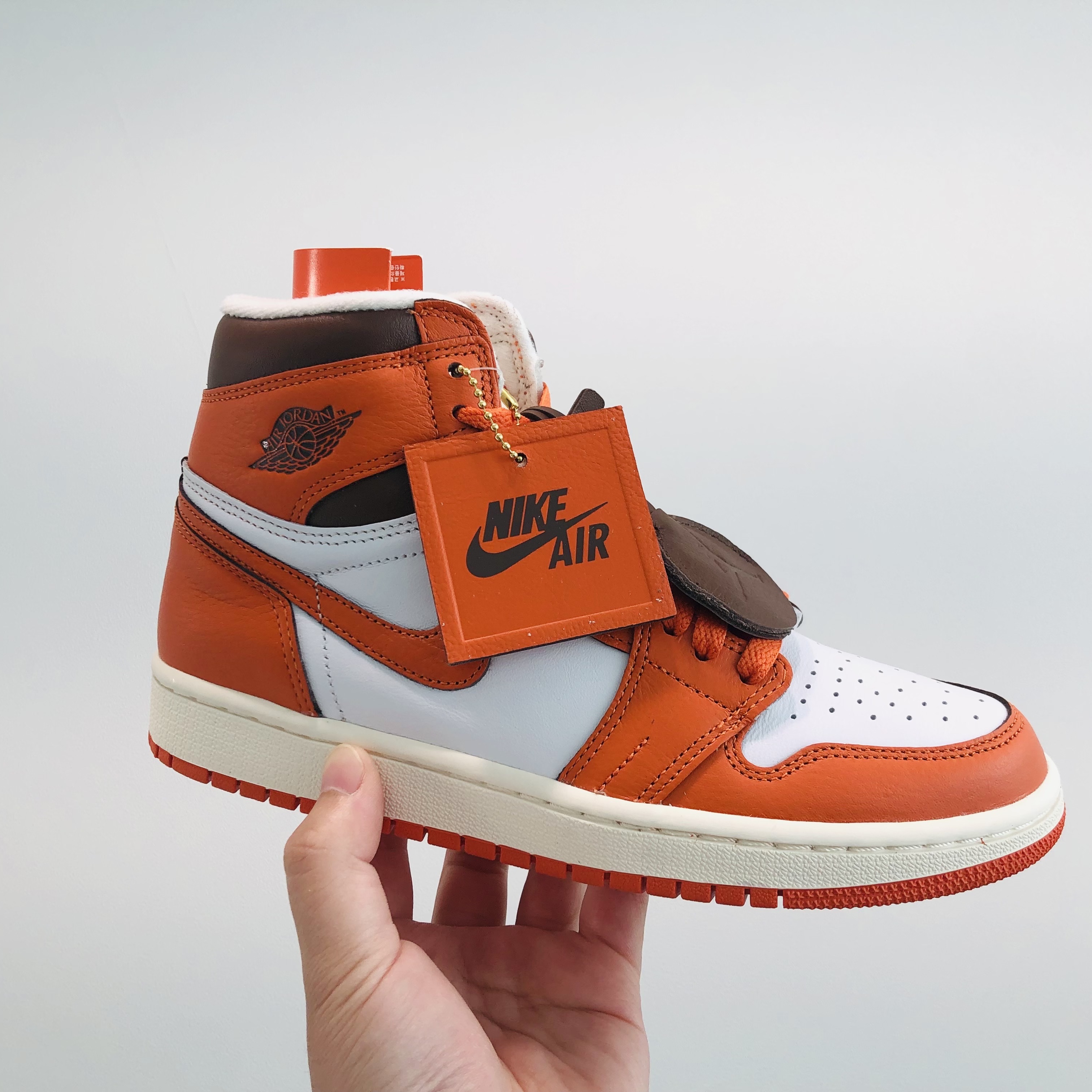 (W) Jordan 1 Retro High OG Starfish 착용 스타일 - 2
