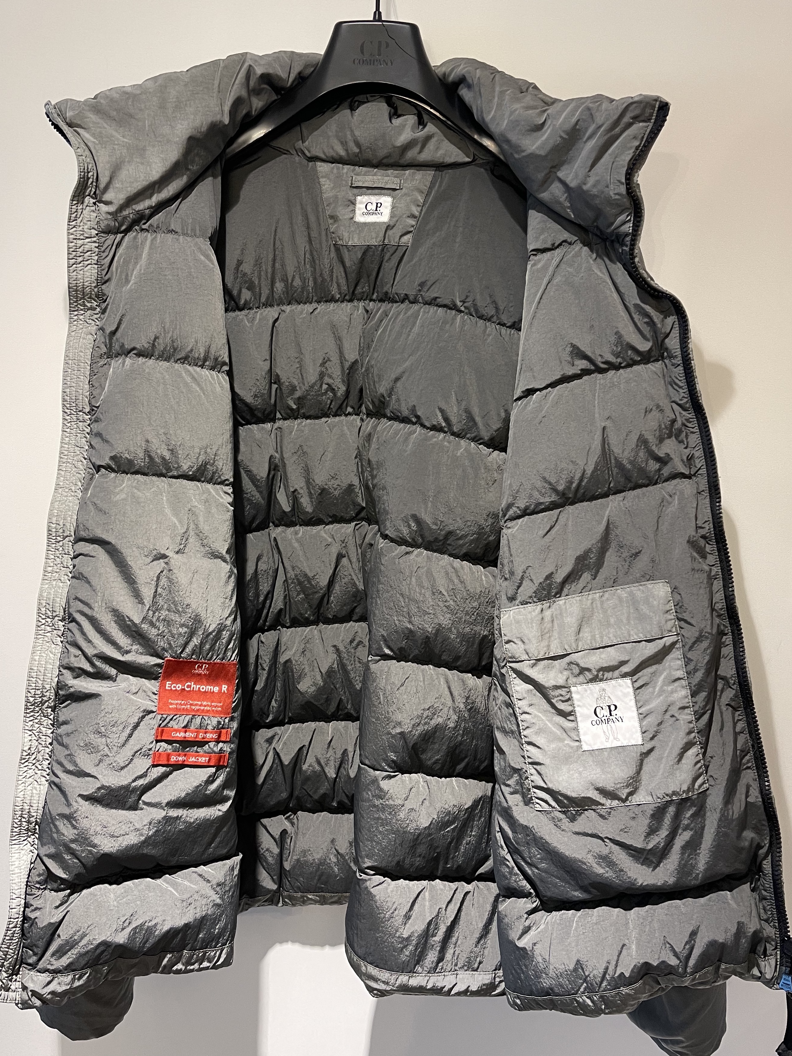 C.P. Company Eco-Chrome R Hooded Down Goggle Jacket Thyme Green - 22FW, C.P. Company Eco-Chrome R Down Jacket Thyme Green - 22FW 착용 스타일 - 3