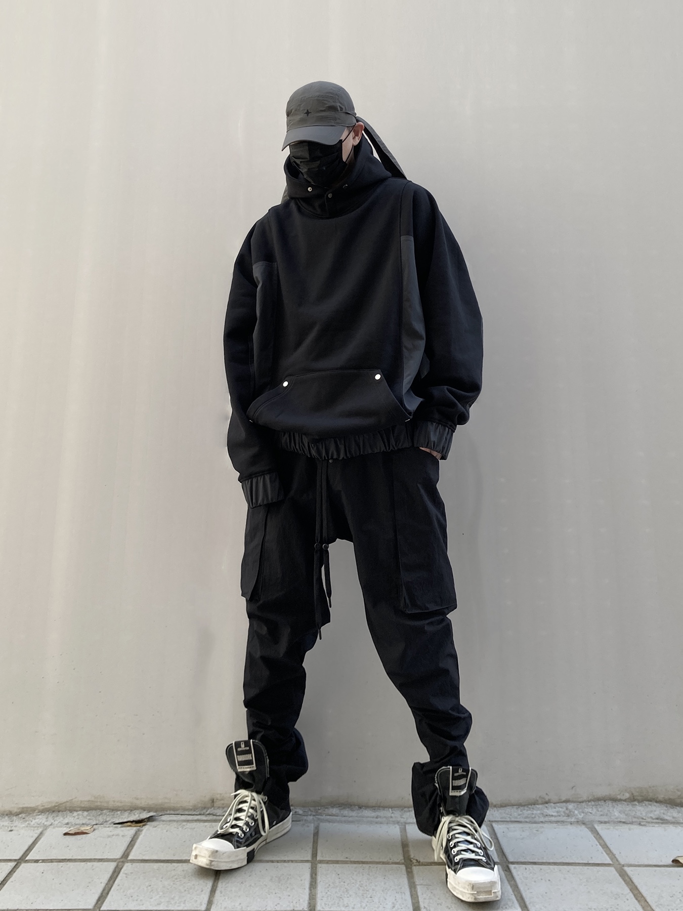 Converse x Drkshdw Turbodrk Chuck 70 Hi Black Lacquered Denim 착용 스타일 - 5