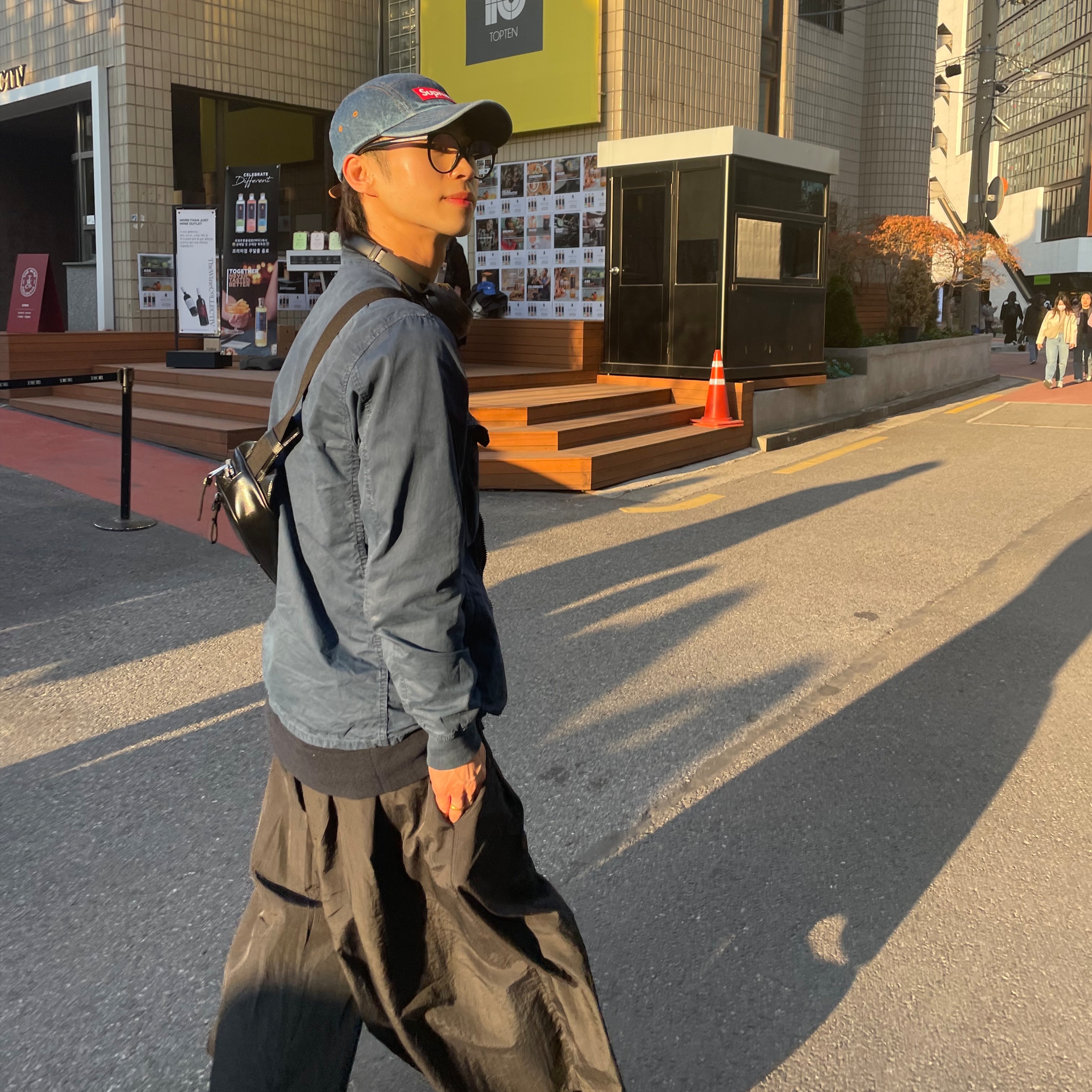 Supreme Washed Chino Twill Camp Cap Denim - 22FW 착용 스타일 - 2