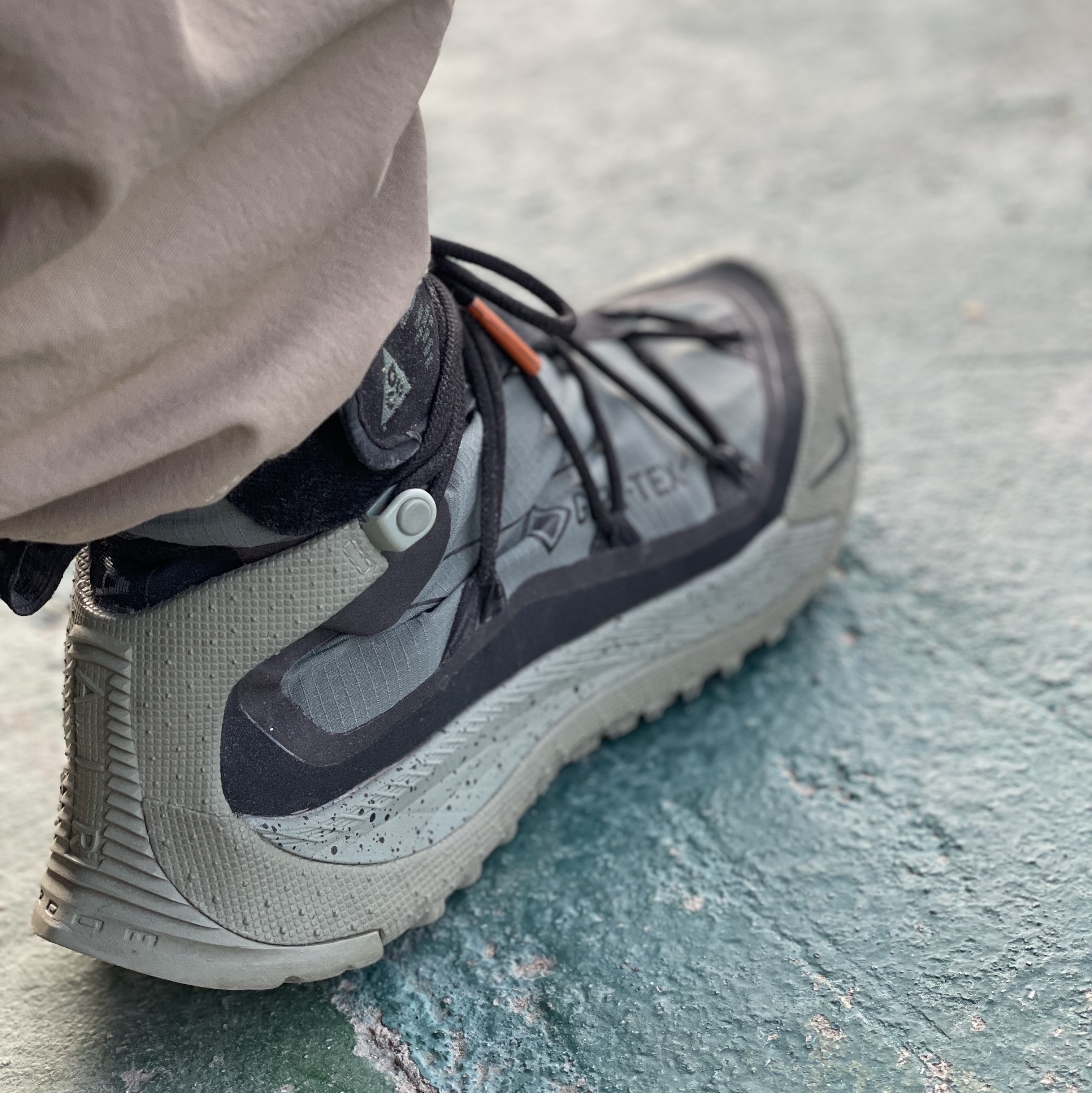 Nike ACG Terra Antarktik Gore-Tex Juniper Fog, Nike ACG Smith Summit Pants Khaki - Asia 착용 스타일 - 2