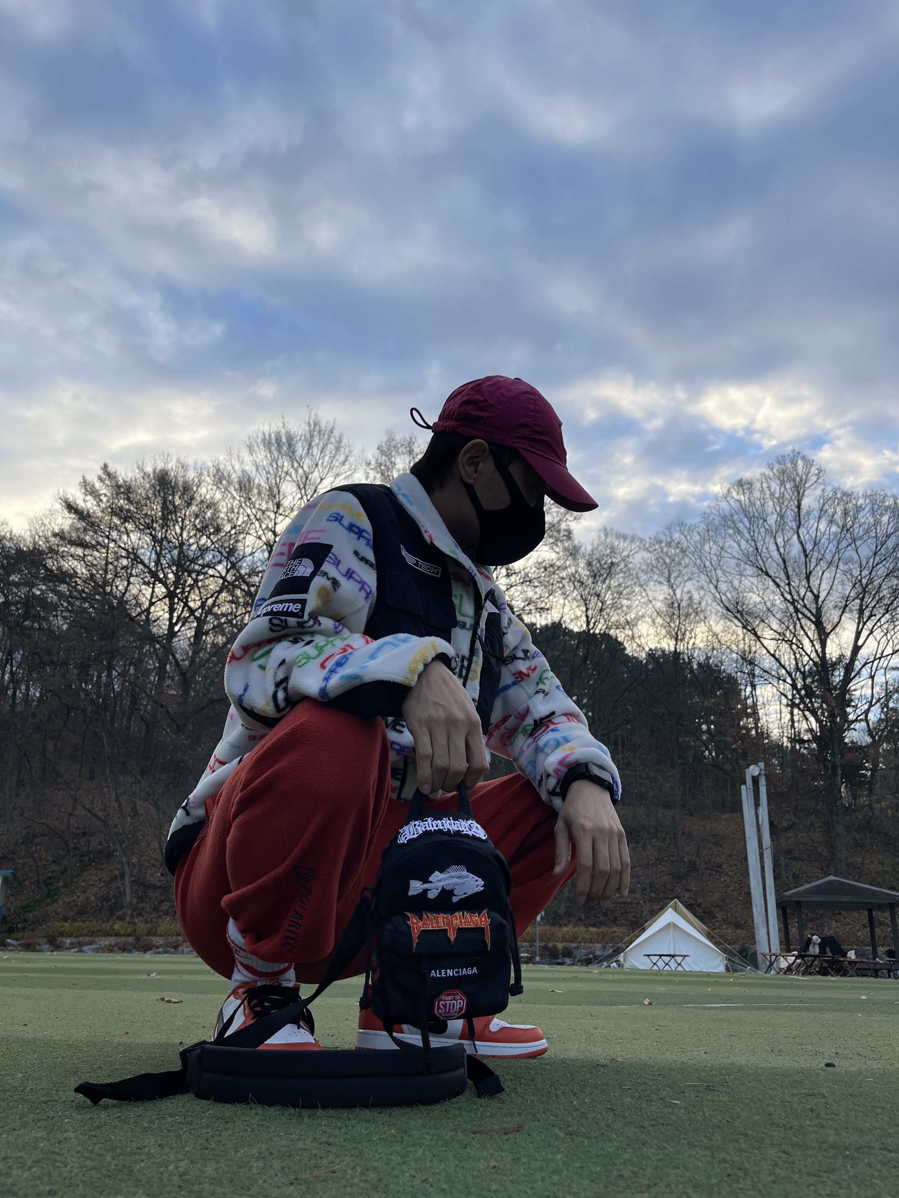 Supreme x The North Face Steep Tech Fleece Jacket White - 21FW, Stone Island 99576 Nylon Metal 6-Panel Cap Cyclamen - 22SS 착용 스타일 - 1