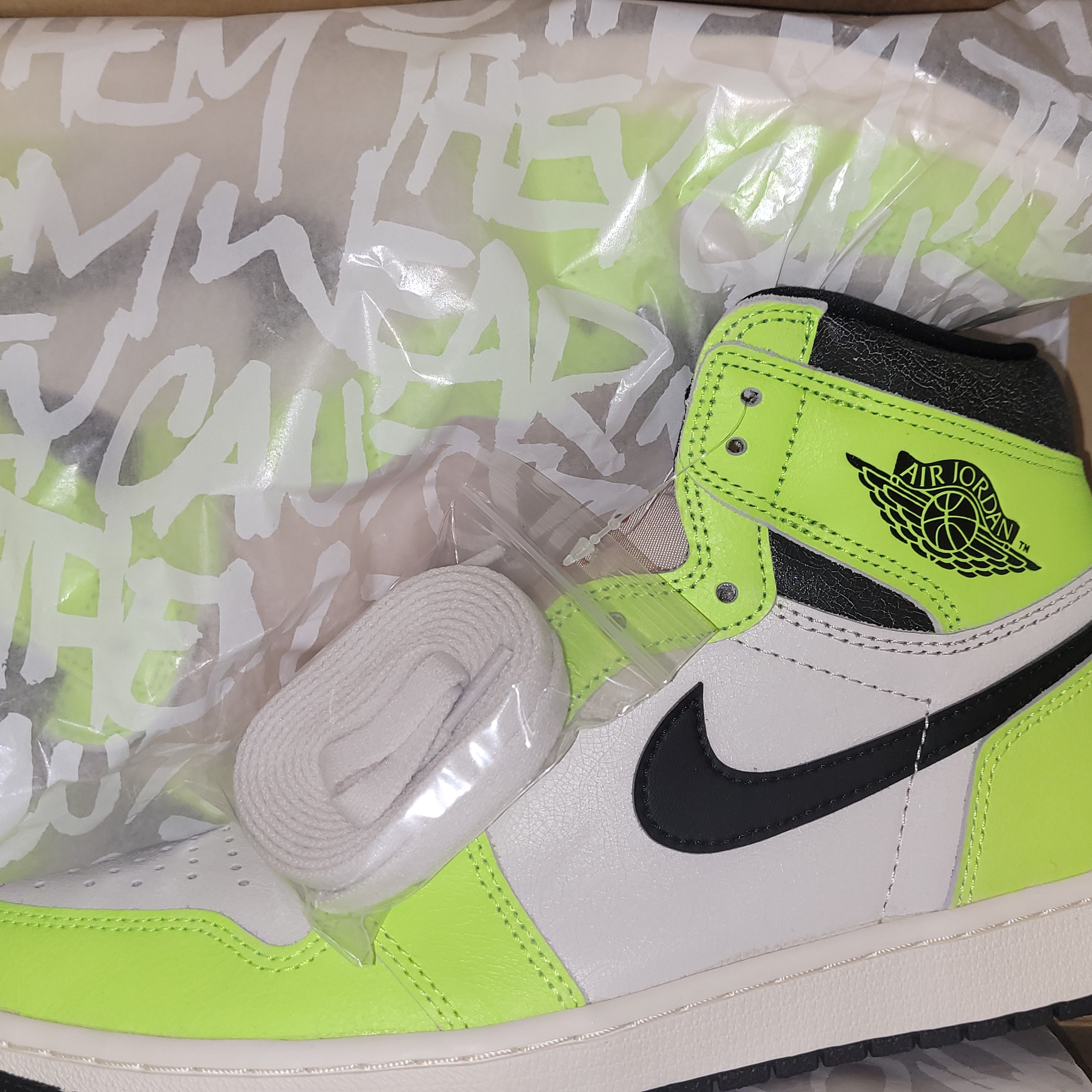 Jordan 1 Retro High OG Volt 착용 스타일