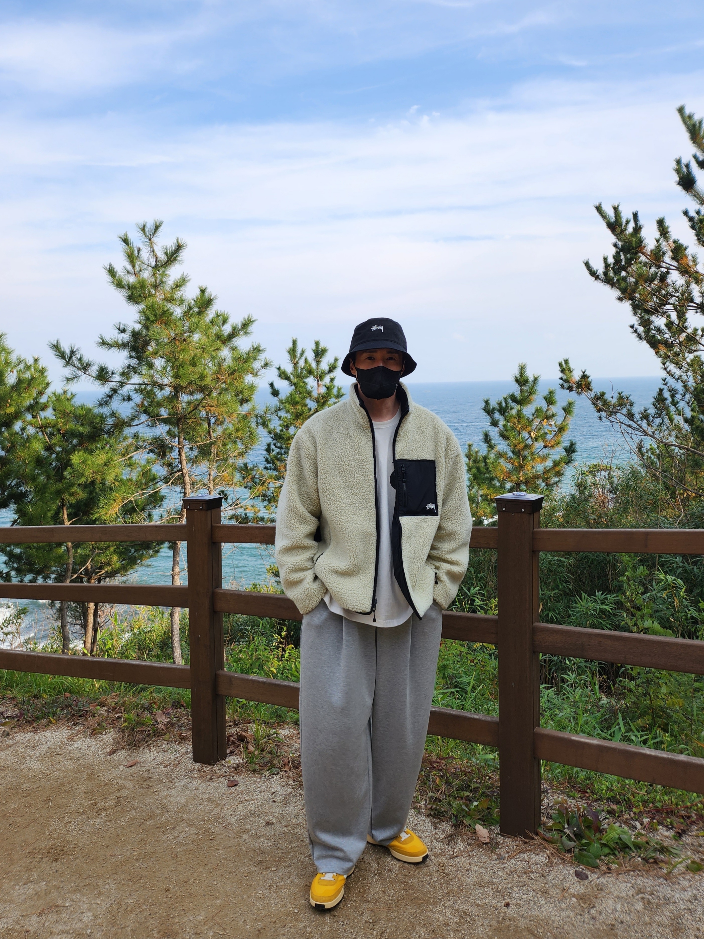 Stussy 8 Ball Sherpa Jacket Natural, Nike x Tom Sachs General Purpose Shoe Archive 착용 스타일 - 2