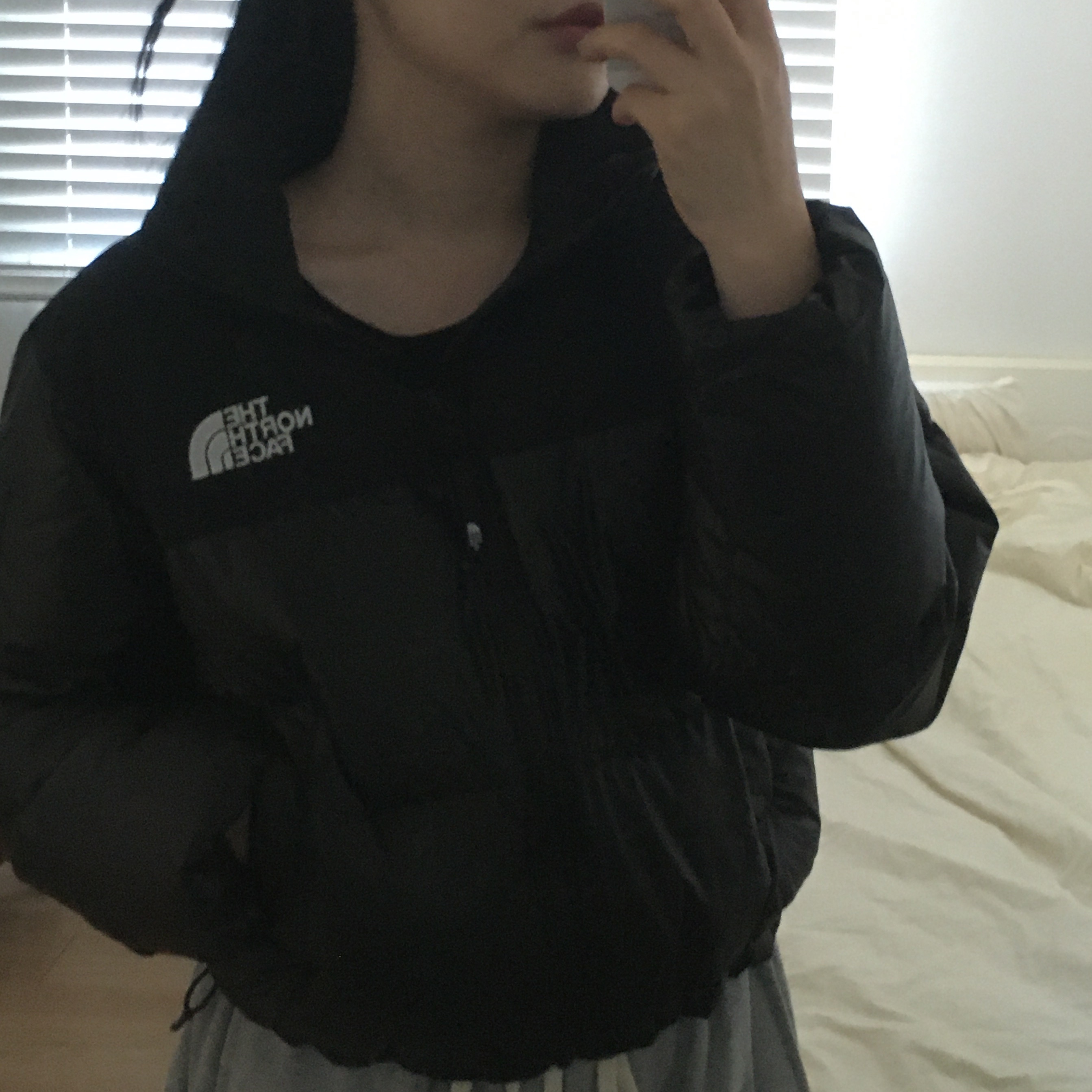 (W) The North Face White Label Novelty Nuptse Down Jacket Black 착용 스타일 - 1