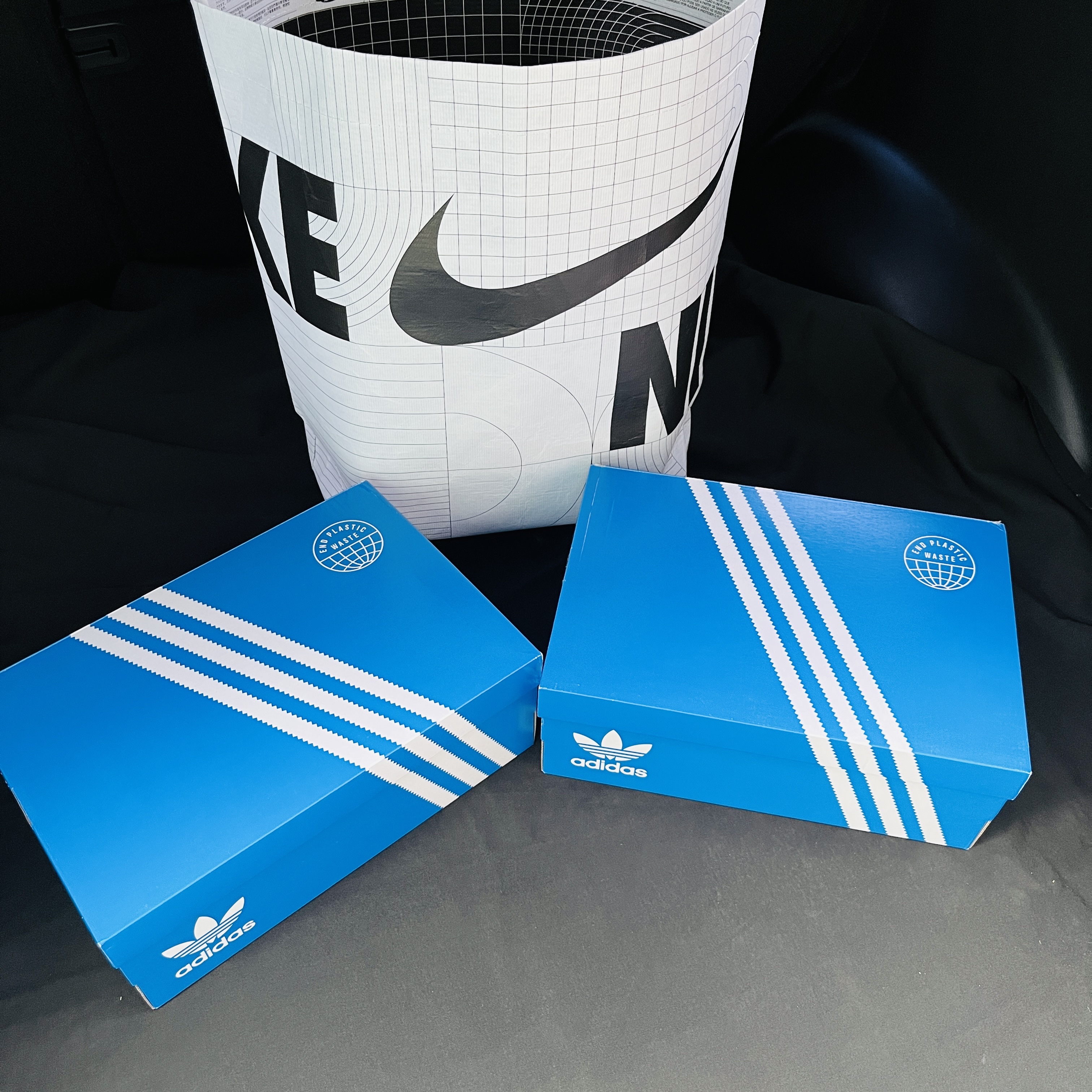 Adidas Puffylette Core Black 착용 스타일 - 4