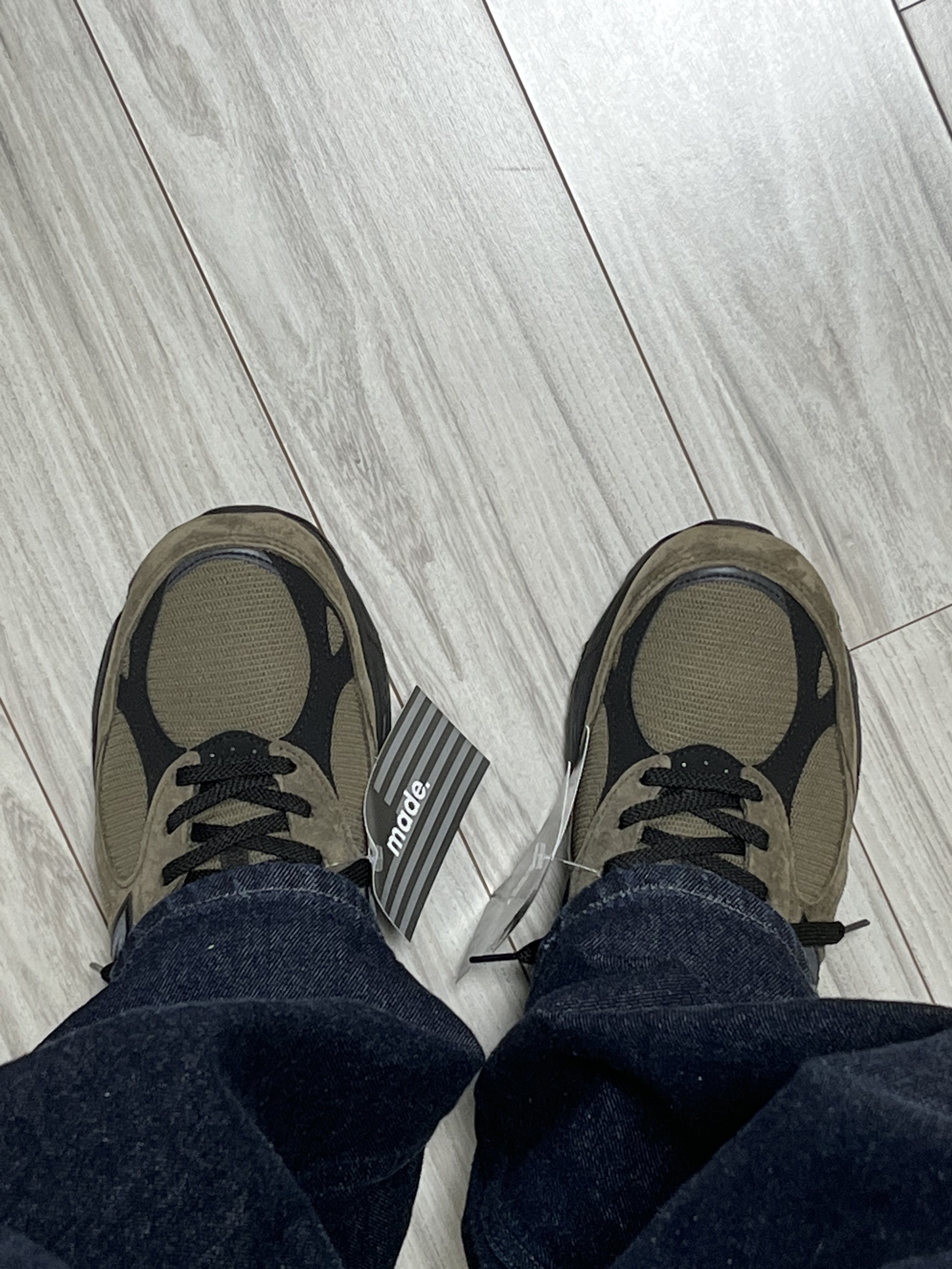 New Balance x JJJJound 990v3 Brown Black 착용 스타일