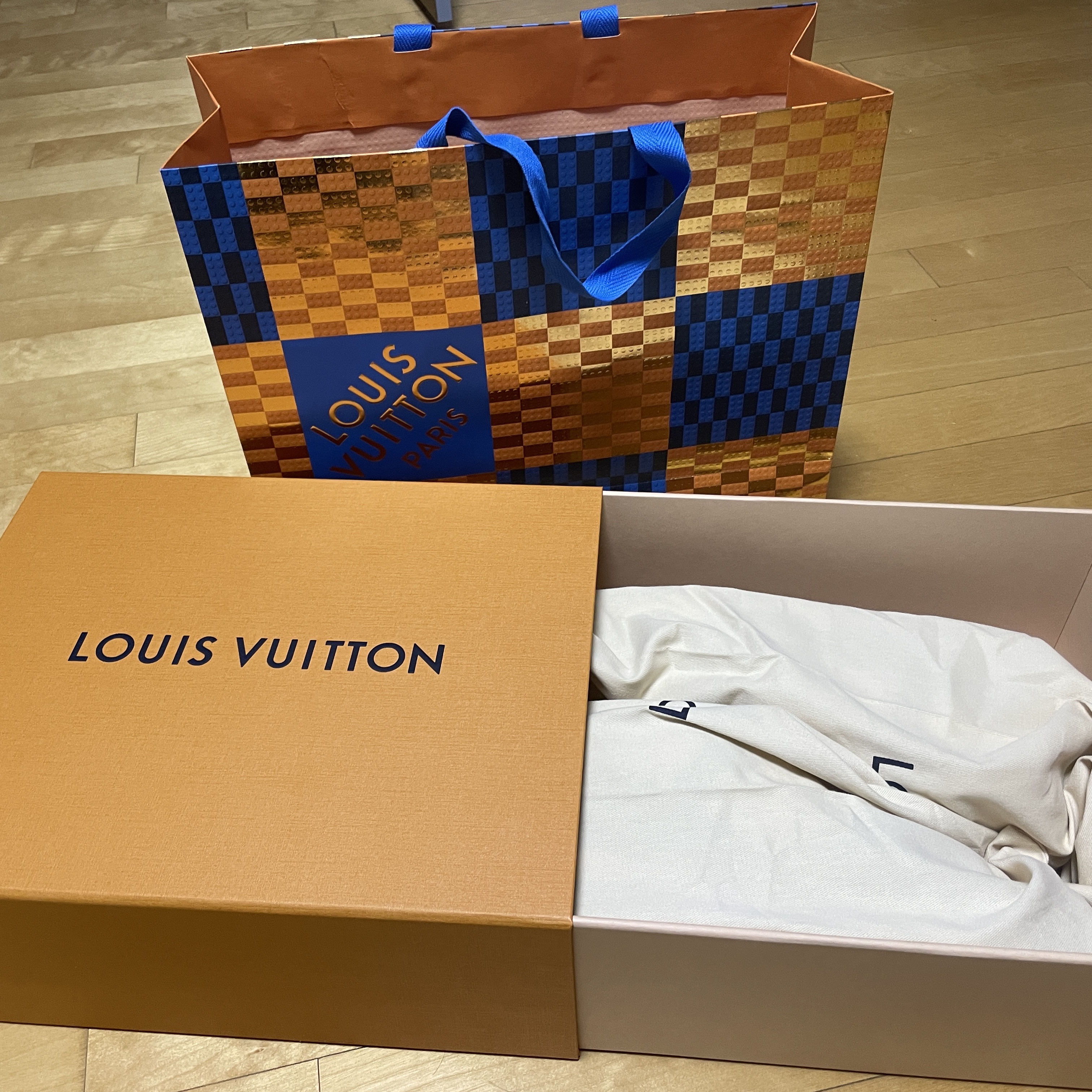 Louis Vuitton LV Trainer Sneakers Monogram Denim Blue 착용 스타일 - 2