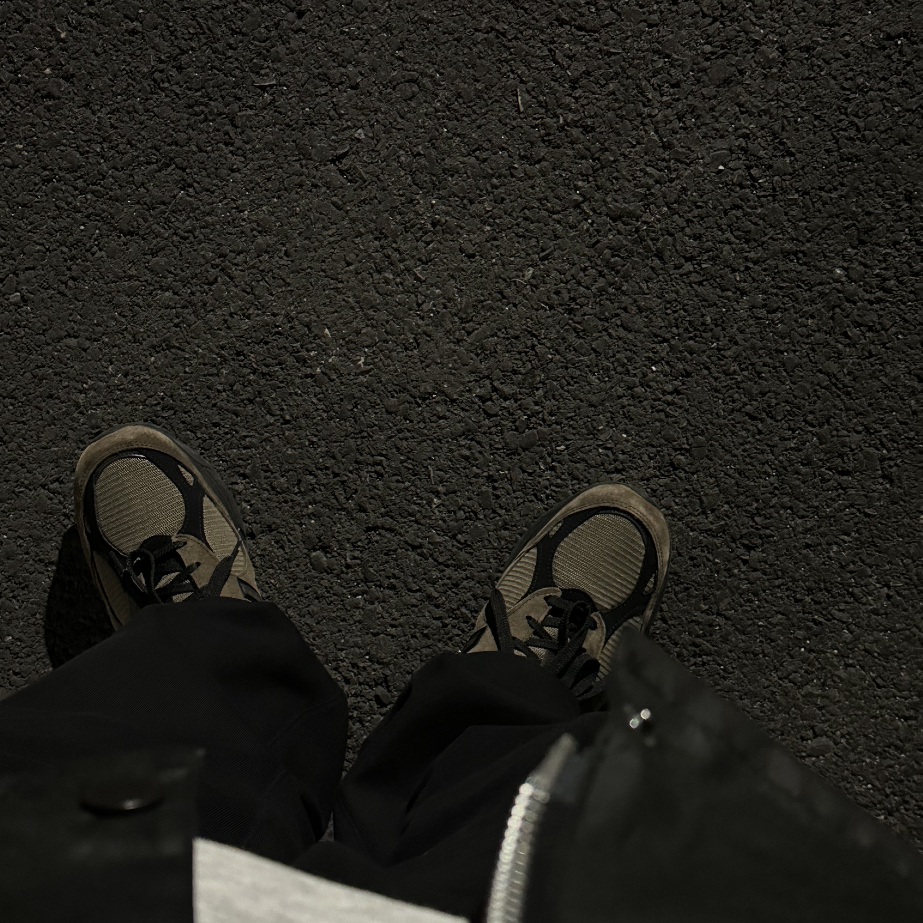 New Balance x JJJJound 990v3 Brown Black 착용 스타일
