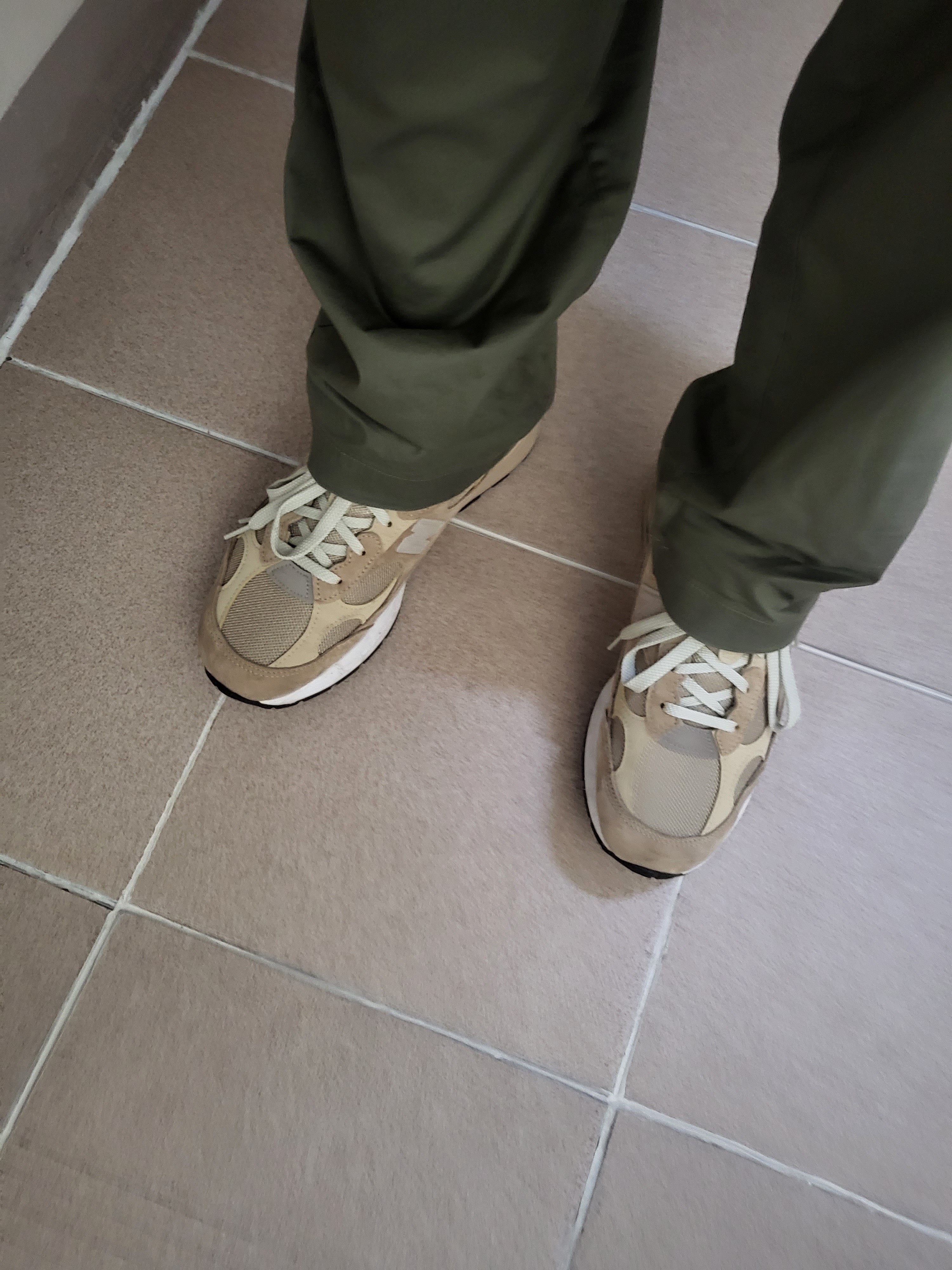 New Balance x Run the Boroughs 991 Made in UK Grey, New Balance x WTAPS 992 Made in USA Olive 착용 스타일 - 2