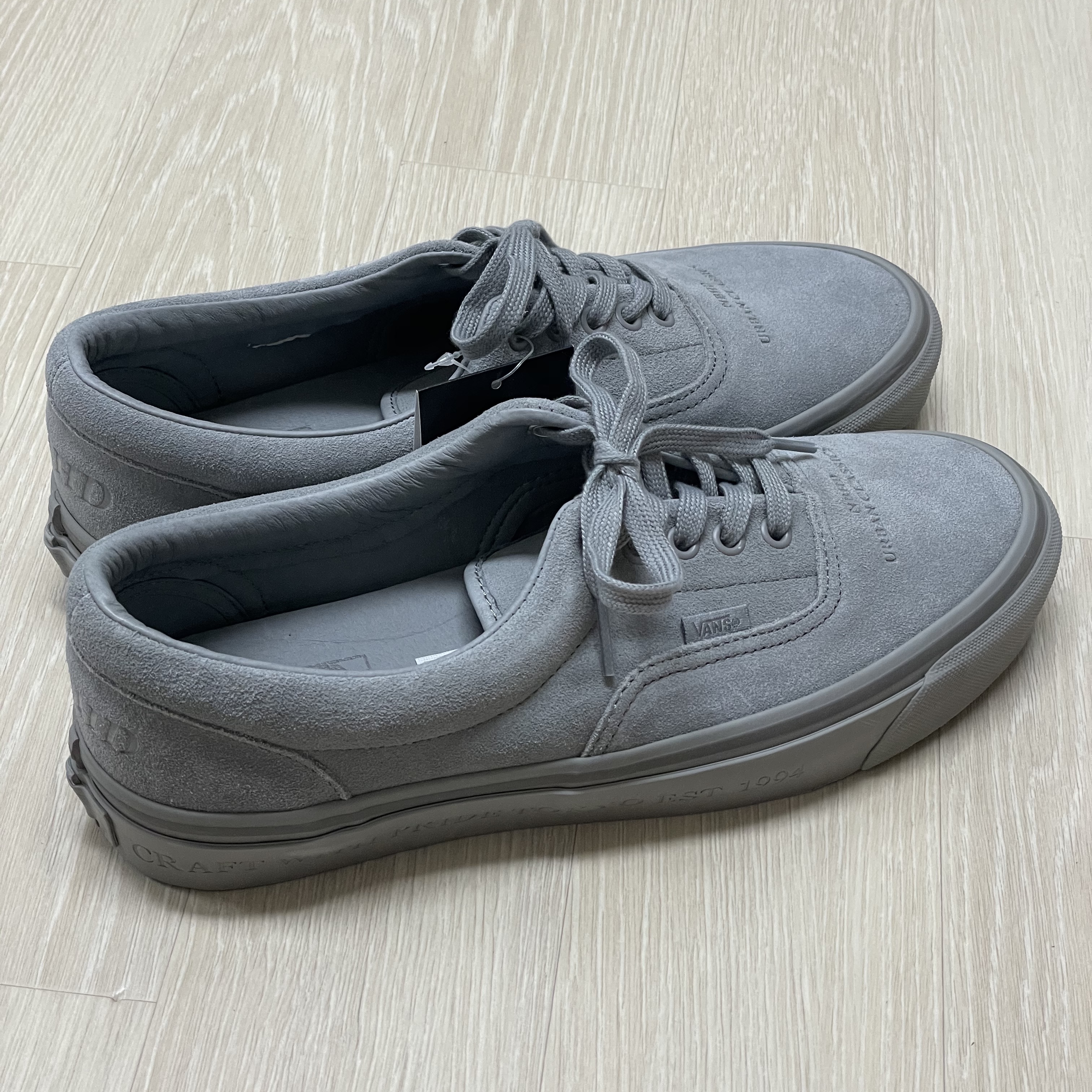 Vans x Neighborhood Era 95 DX Grey, Vans x Neighborhood Era 95 DX Green 착용 스타일 - 3