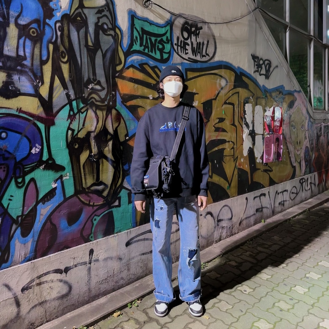 Zara x Ader Error Patchwork Jeans Blue, Maison Kitsune x Ader Error Yoga Blue Fox Sweatshirt Black 착용 스타일