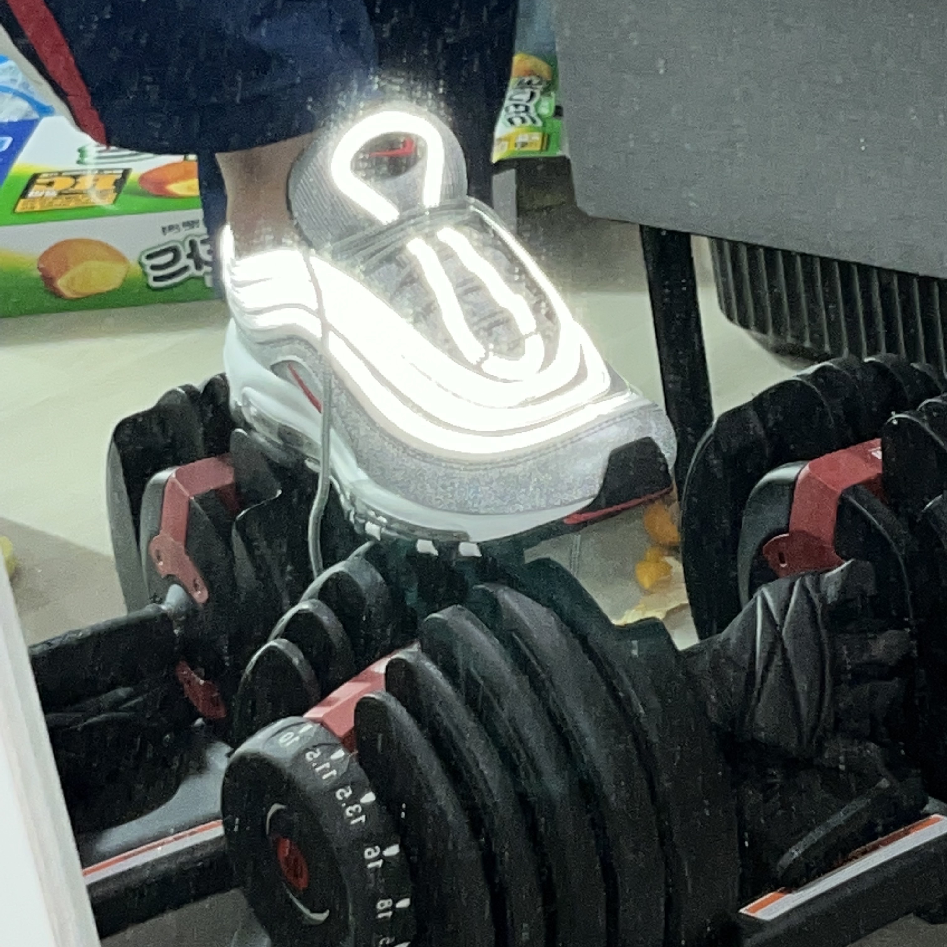 Nike Air Max 97 OG Silver Bullet 2022 착용 스타일 - 5