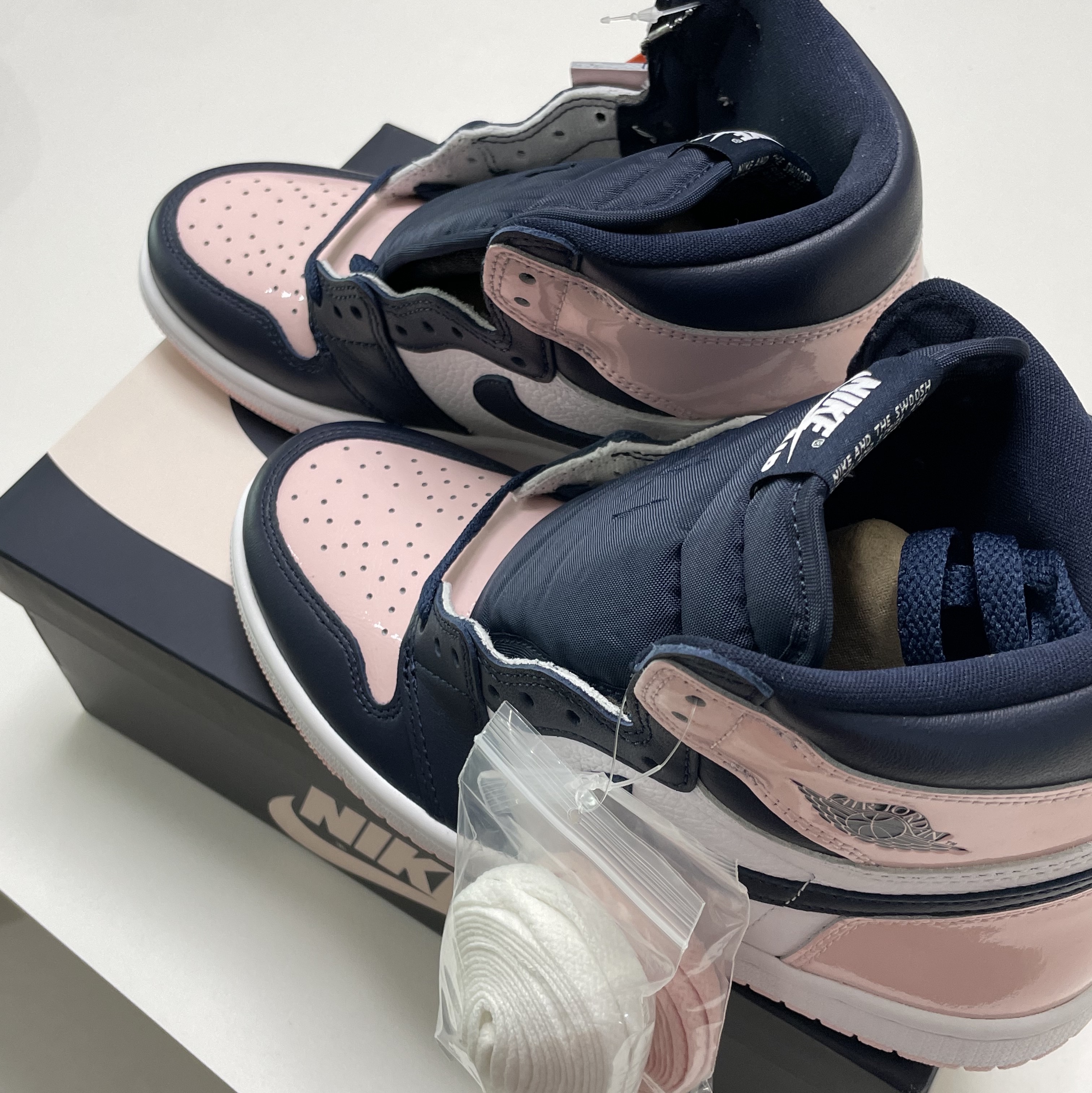 (W) Jordan 1 Retro High OG Atmosphere 착용 스타일 - 3
