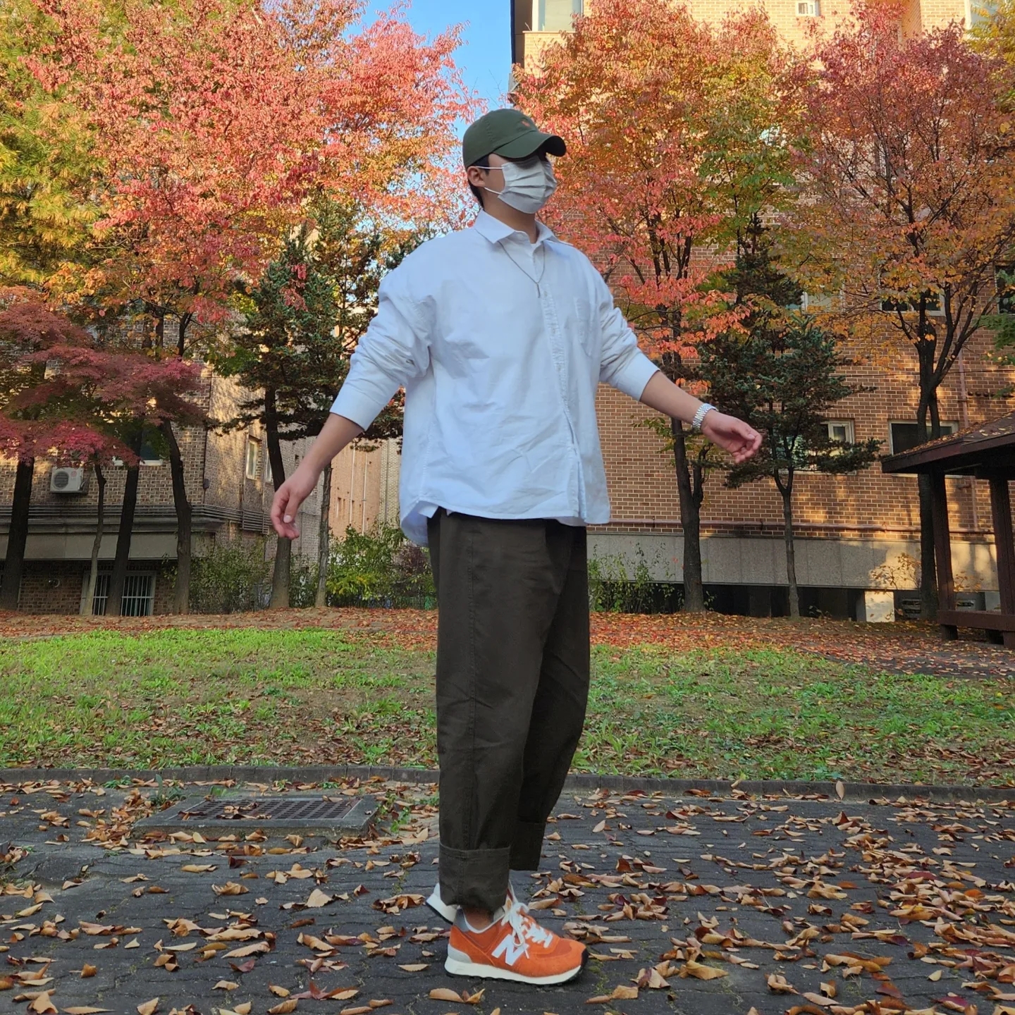 New Balance 574 Heritage Orange Burst White 착용 스타일