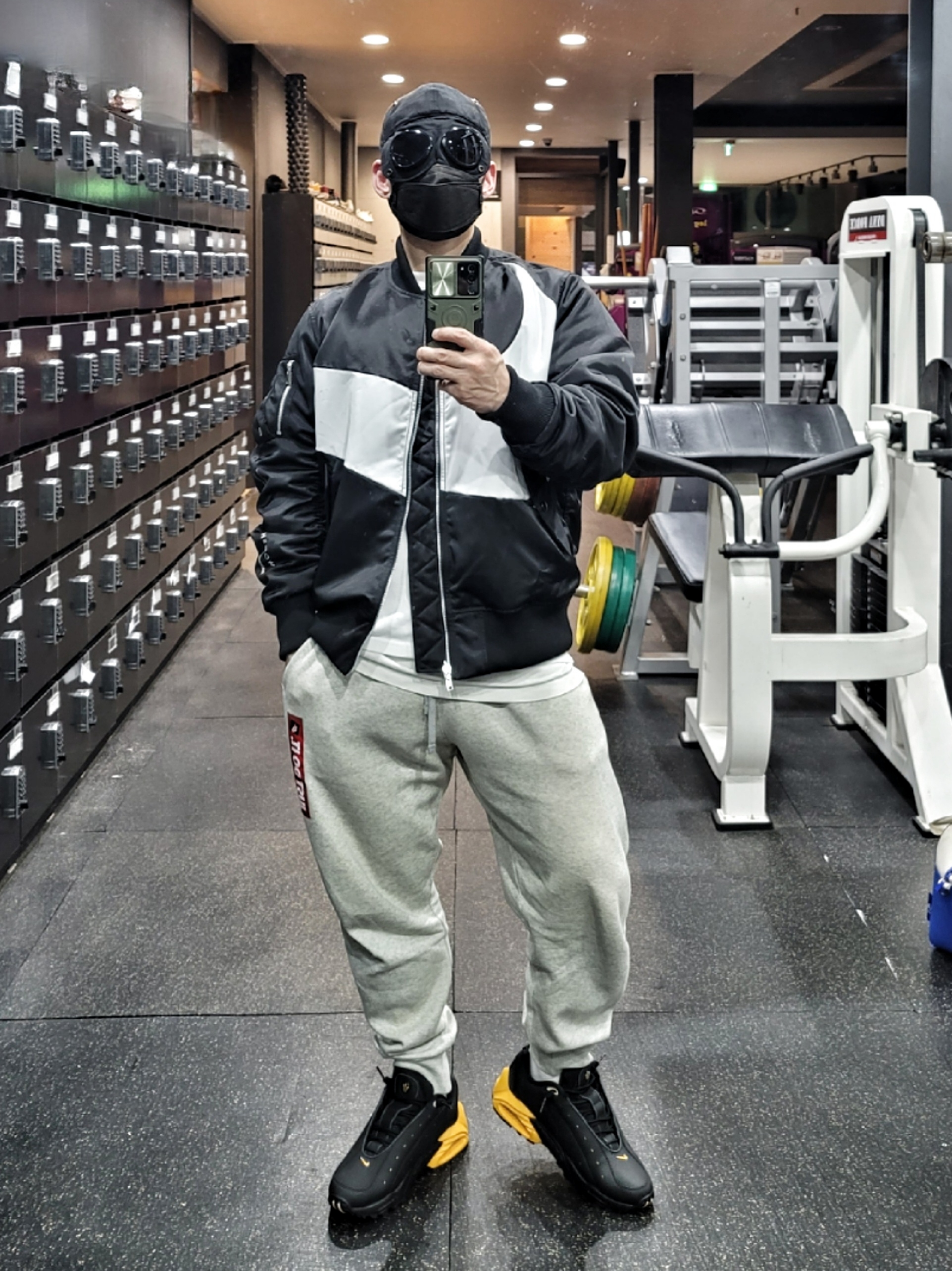 C.P. Company Goggle Back Logo Cap Black - 21SS, Nike NSW Swoosh Therma-Fit Bomber Black - Asia 착용 스타일 - 1