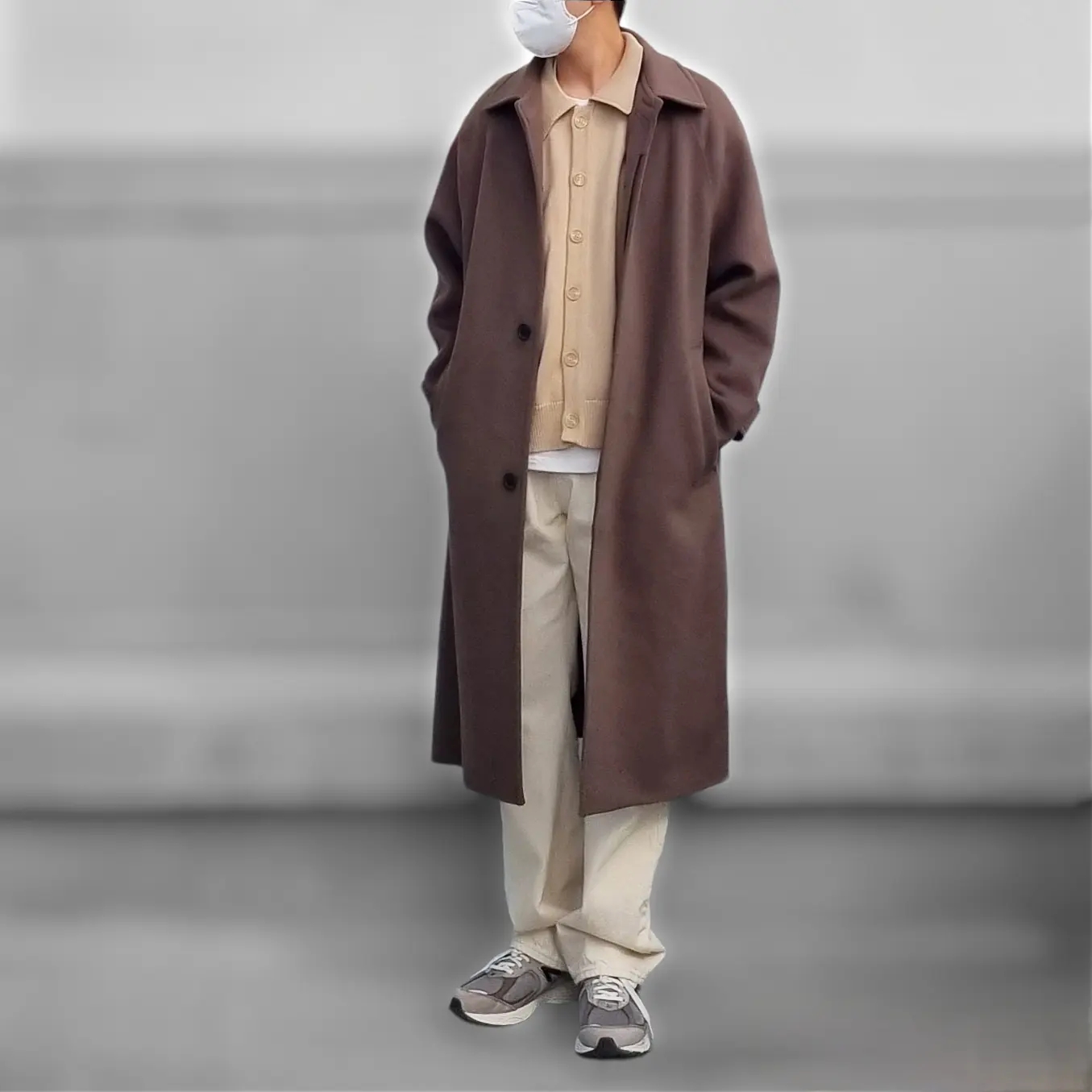 New Balance 2002 Warm Alpaca 착용 스타일 - 1
