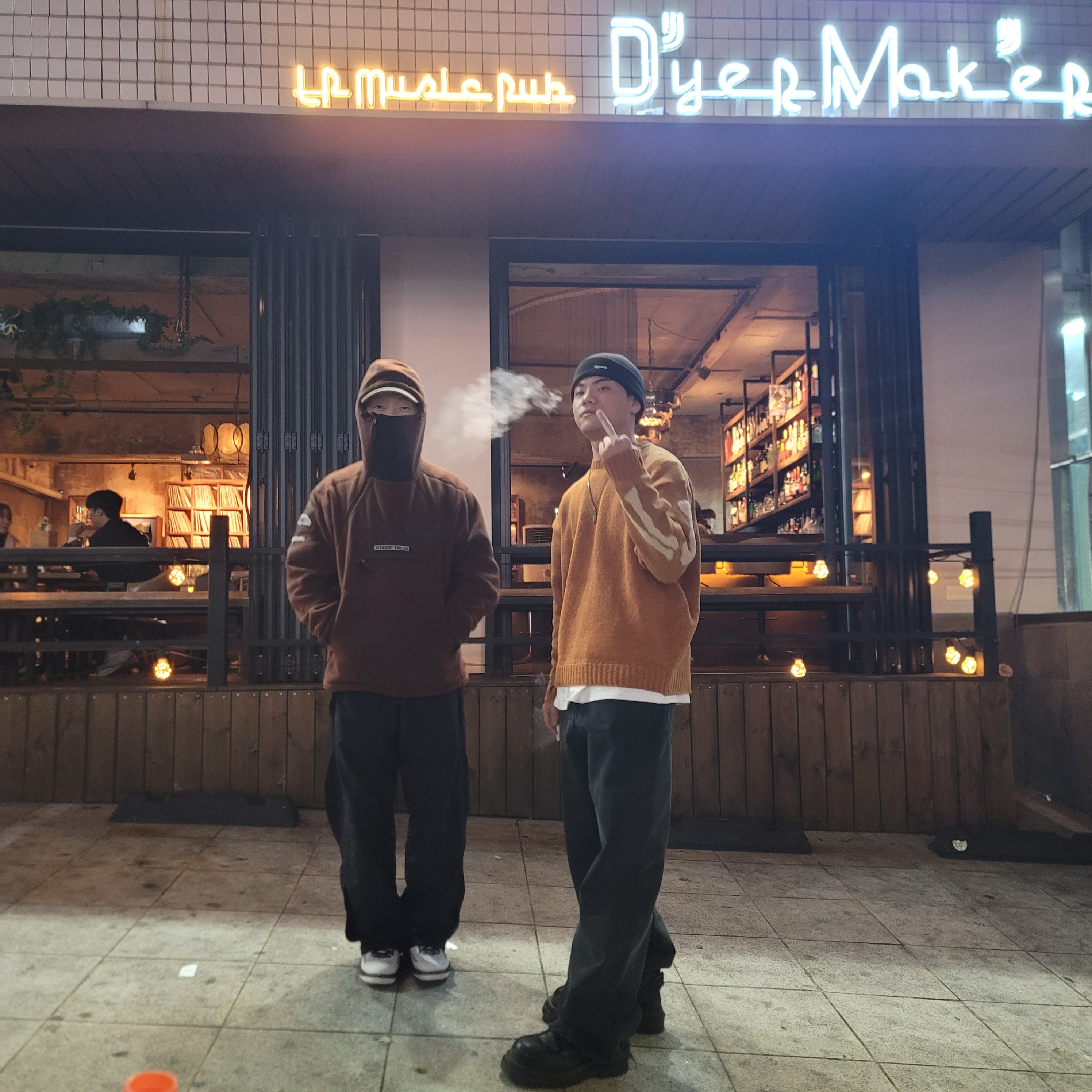 Sansan Gear Side Snap Pants Black, Supreme x The North Face Steep Tech Fleece Pullover Brown - 22FW 착용 스타일 - 2