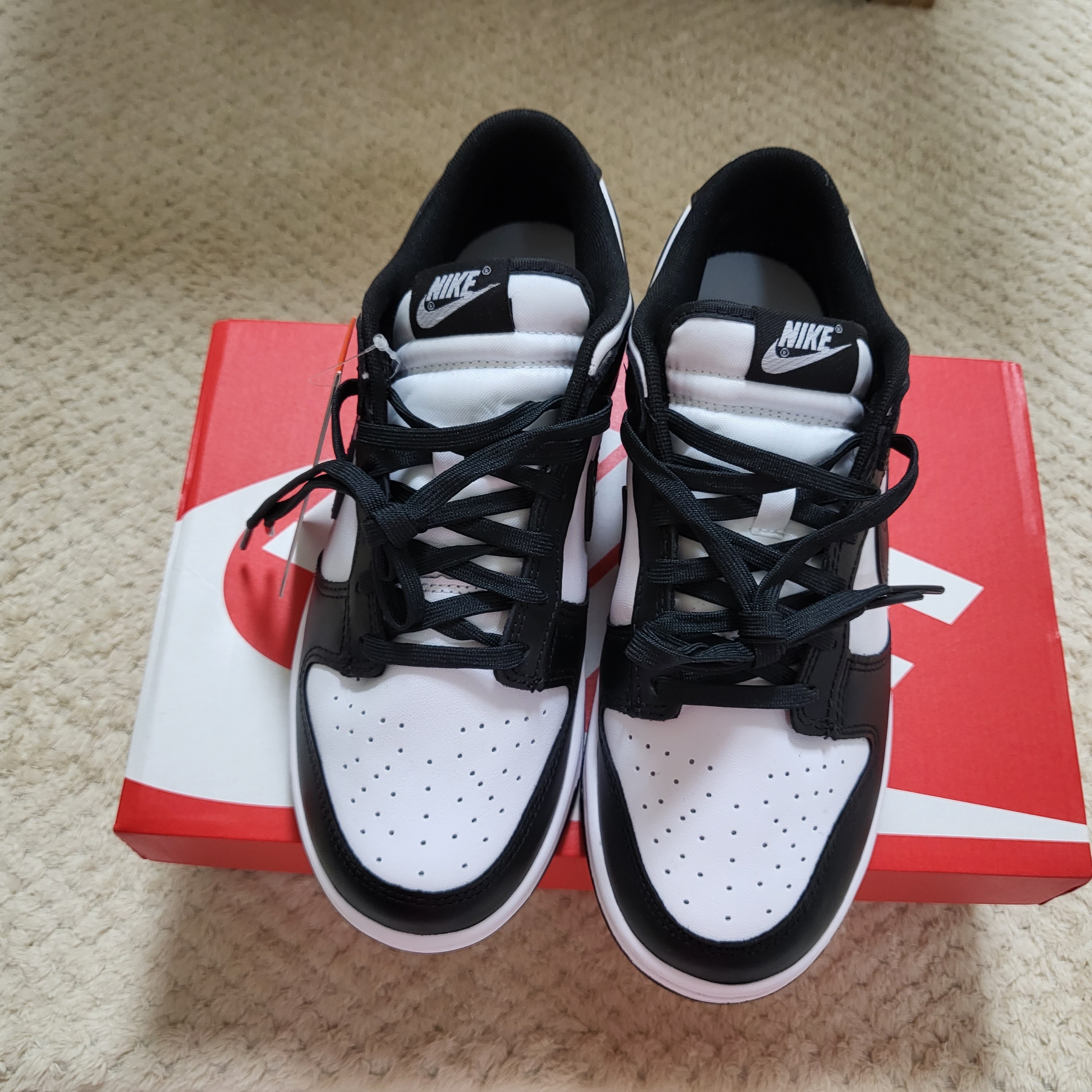 Nike Dunk Low Retro Black 착용 스타일 - 2
