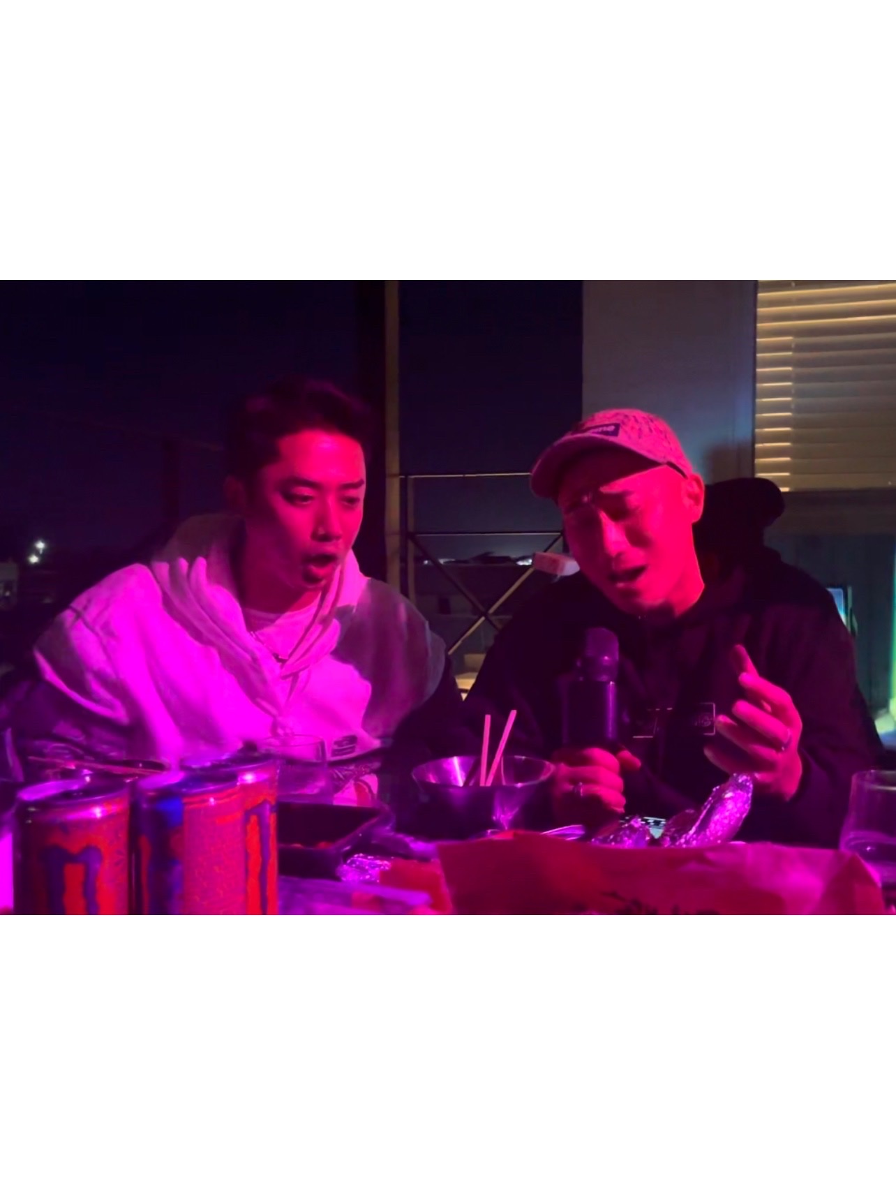 Supreme x The North Face Bandana T-Shirt White - 22SS, Supreme x The North Face Bandana Hooded Sweatshirt White - 22SS 착용 스타일 - 4