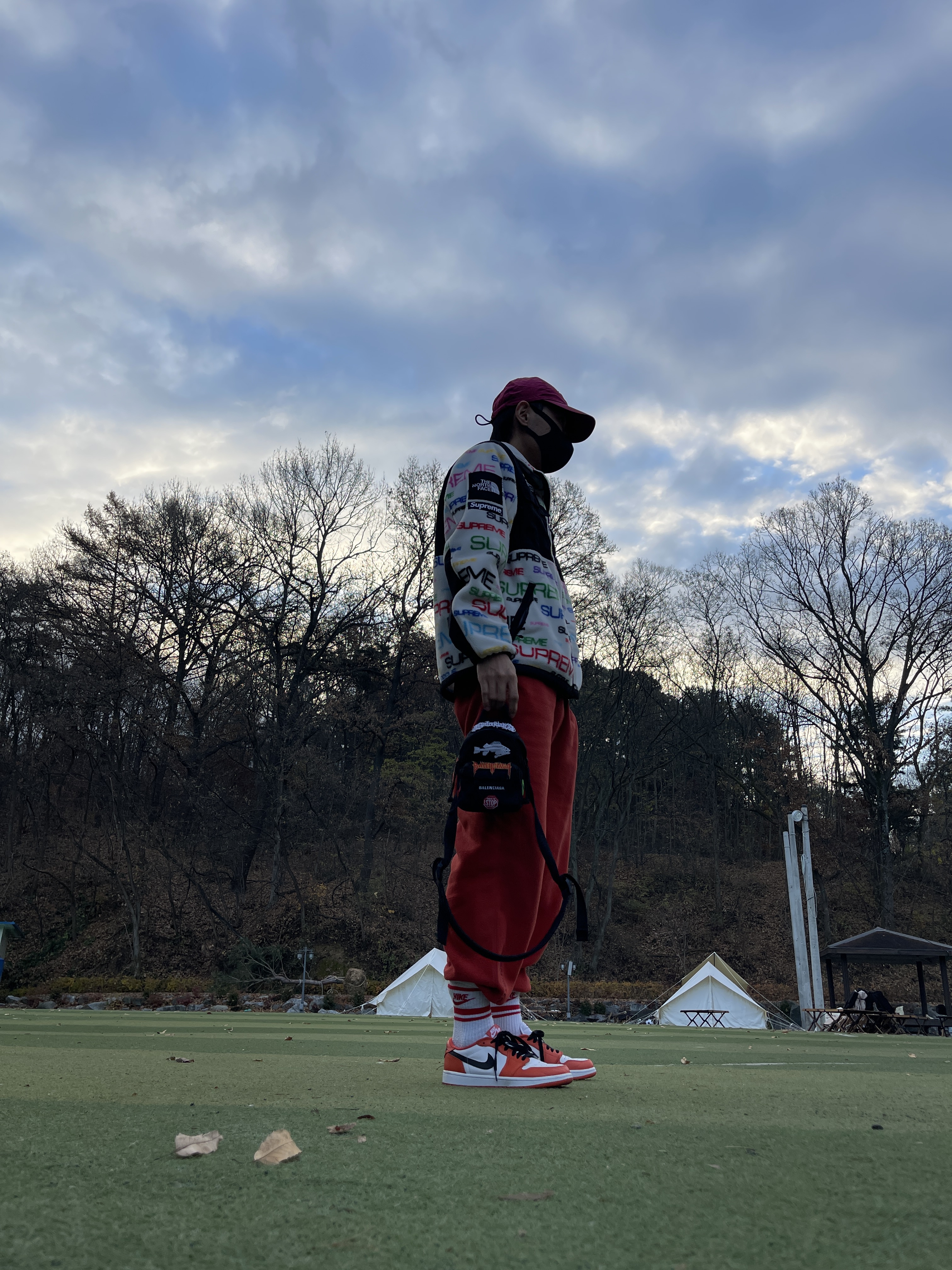 Supreme x The North Face Steep Tech Fleece Jacket White - 21FW, Stone Island 99576 Nylon Metal 6-Panel Cap Cyclamen - 22SS 착용 스타일 - 2