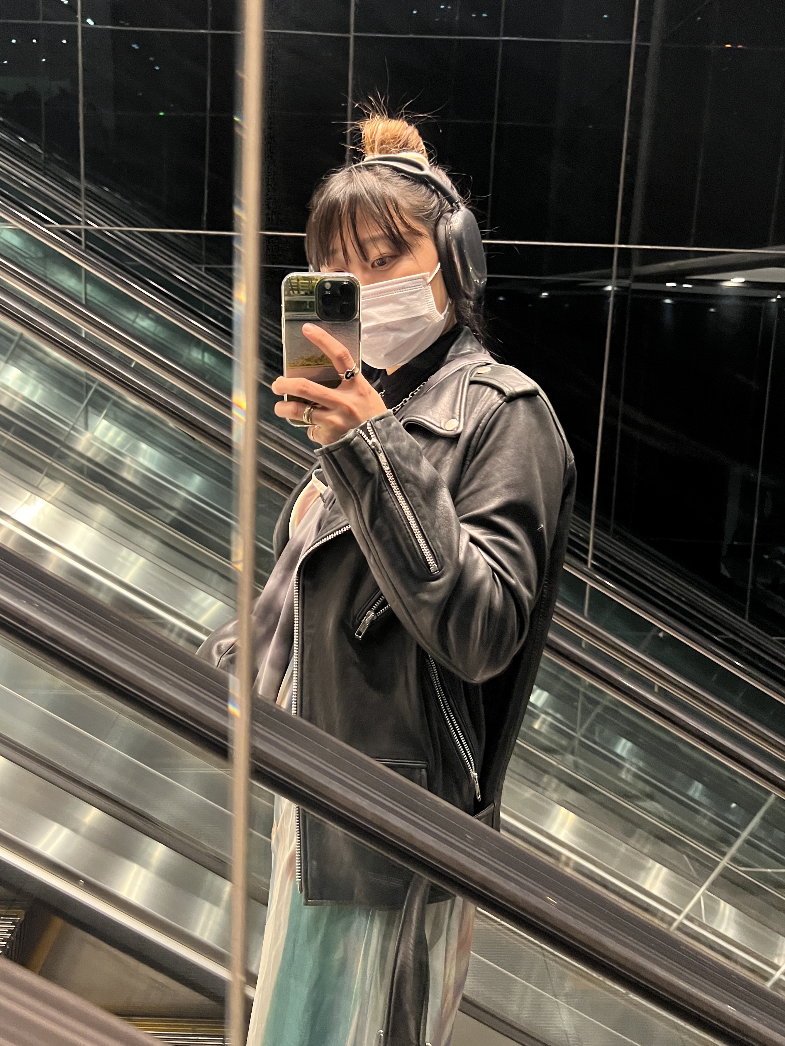 Apple AirPods Max Lightning Space Gray (Korean Ver.) 착용 스타일 - 1