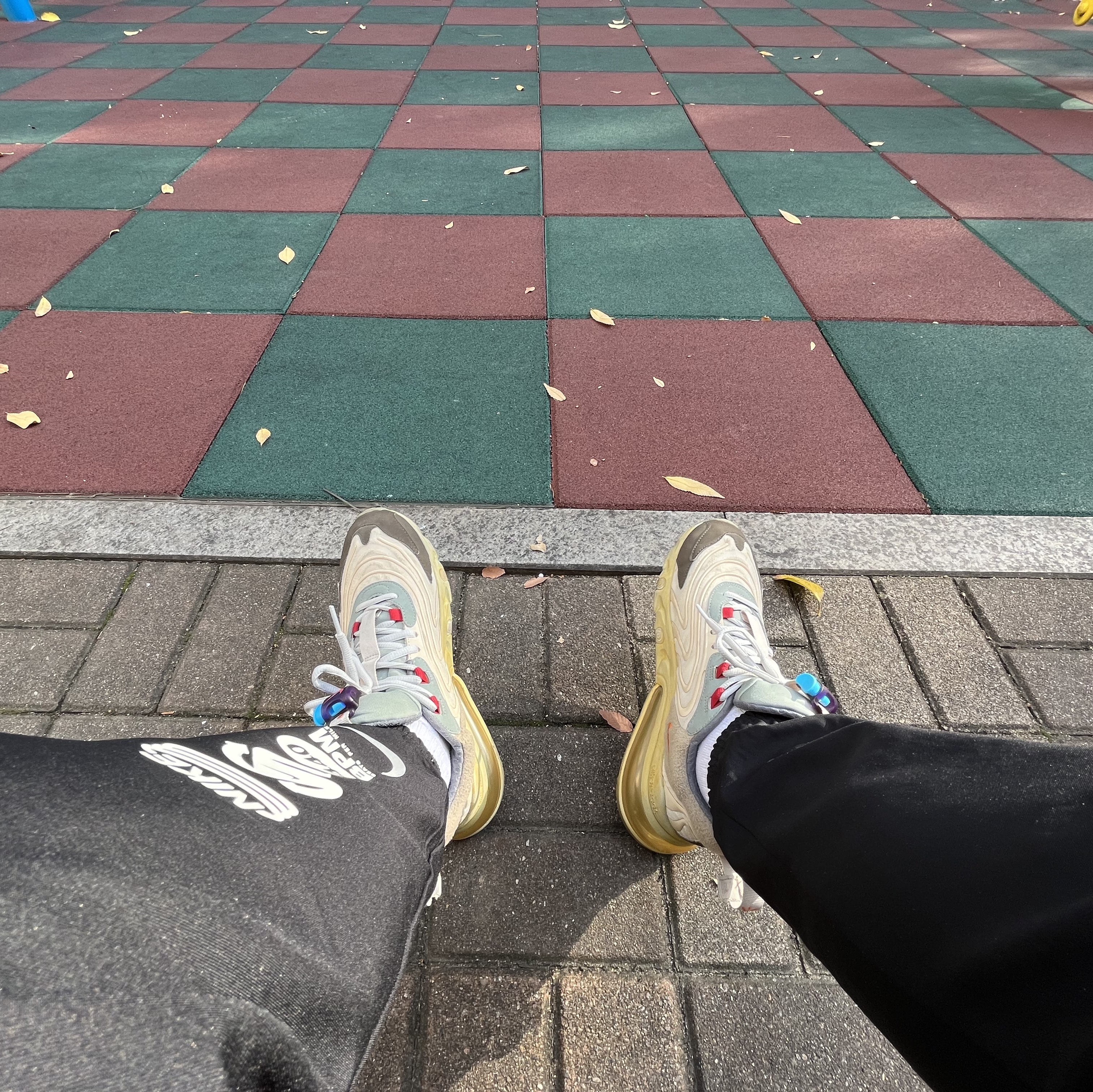 Nike x Travis Scott Air Max 270 React Cactus Trails 착용 스타일