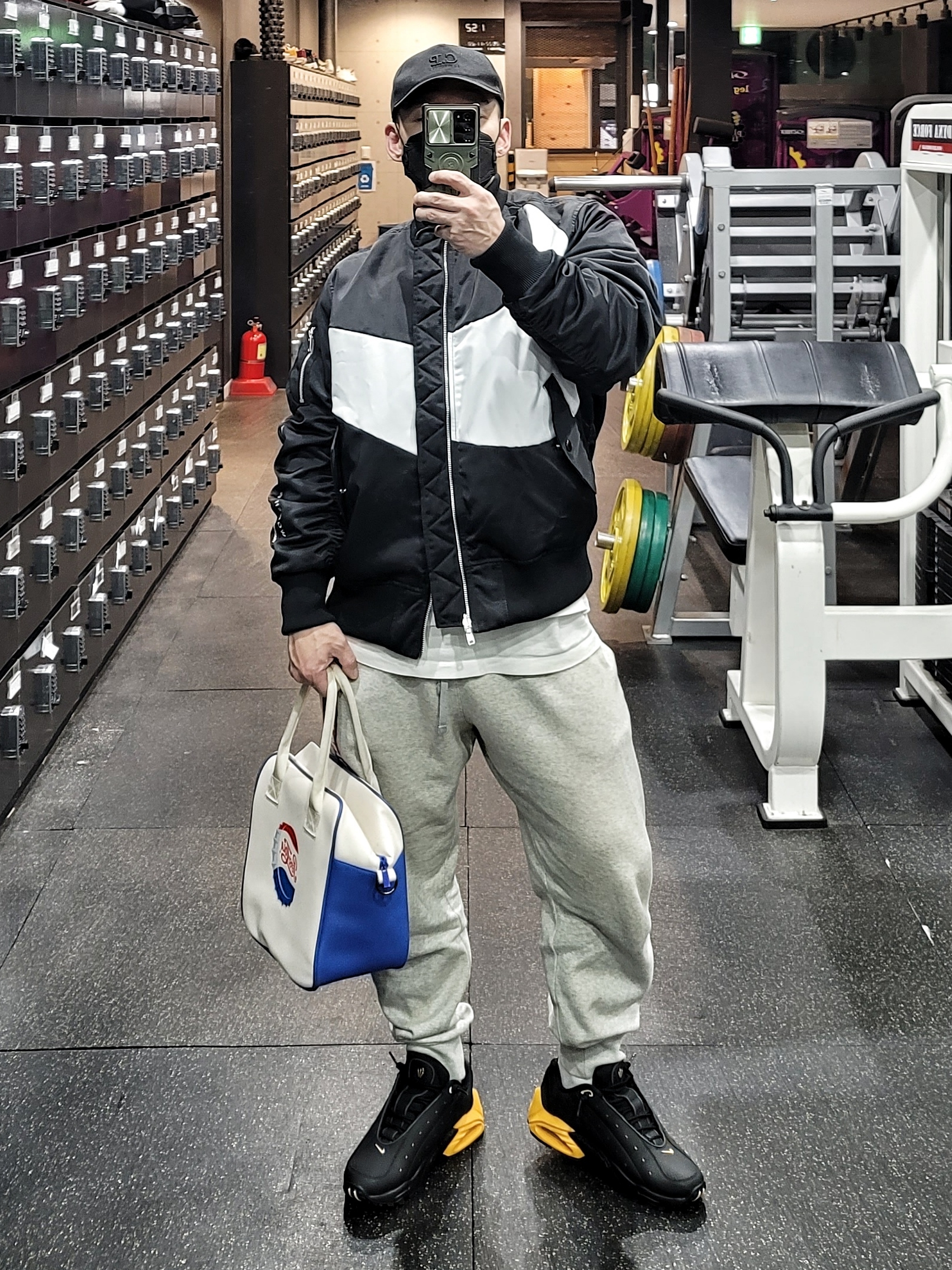 C.P. Company Goggle Back Logo Cap Black - 21SS, Nike NSW Swoosh Therma-Fit Bomber Black - Asia 착용 스타일 - 3