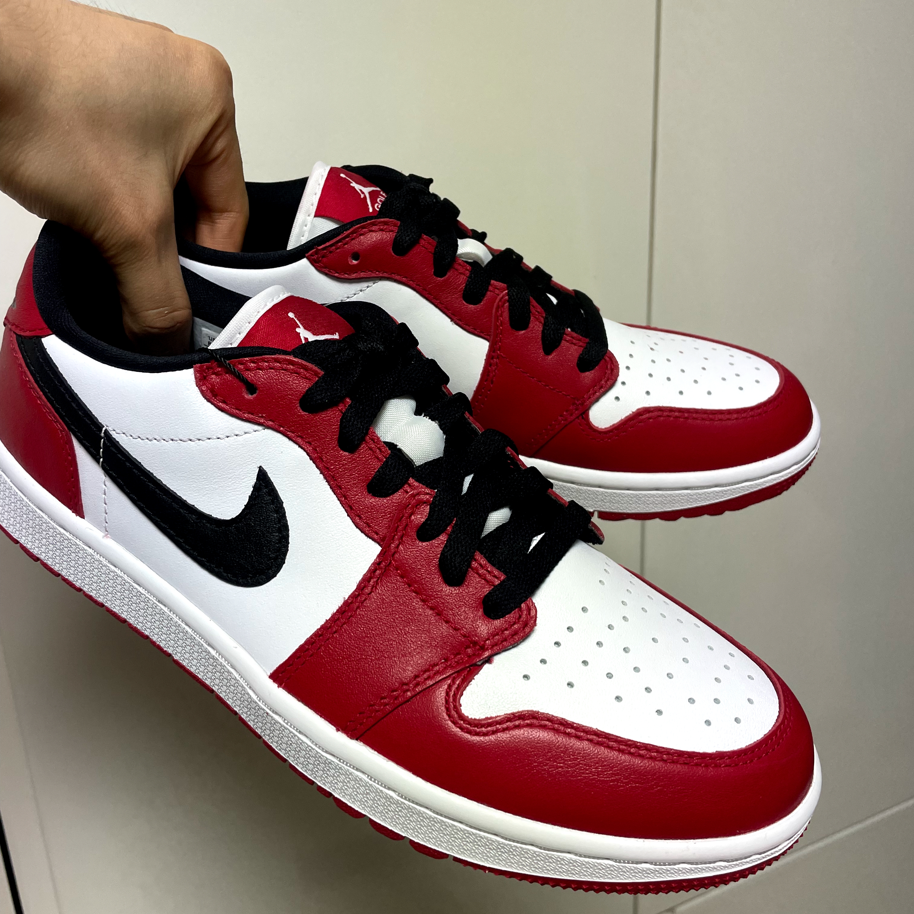 Jordan 1 Low Golf Chicago 착용 스타일 - 1