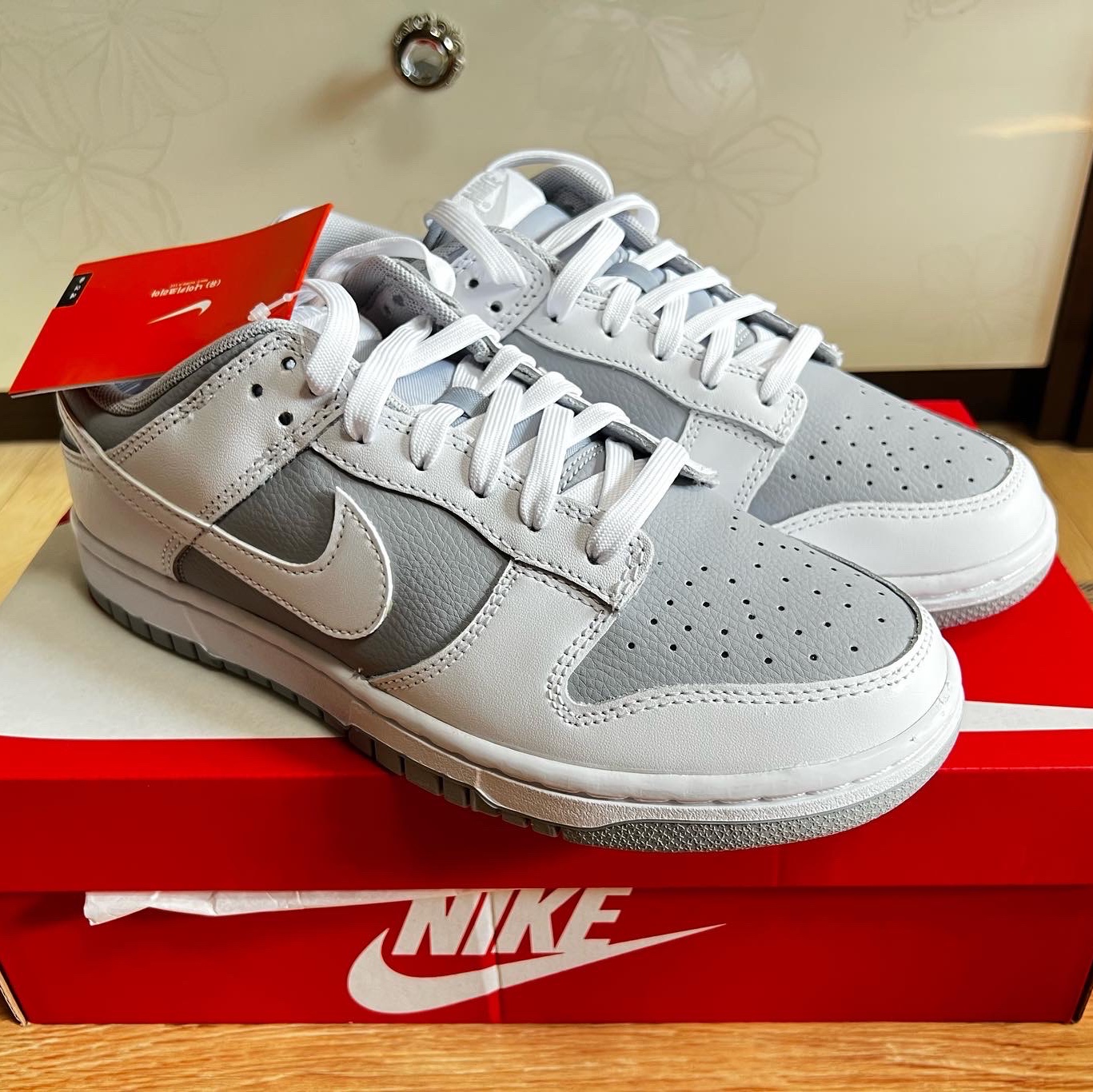 Nike Dunk Low Retro White Neutral Grey 착용 스타일 - 3