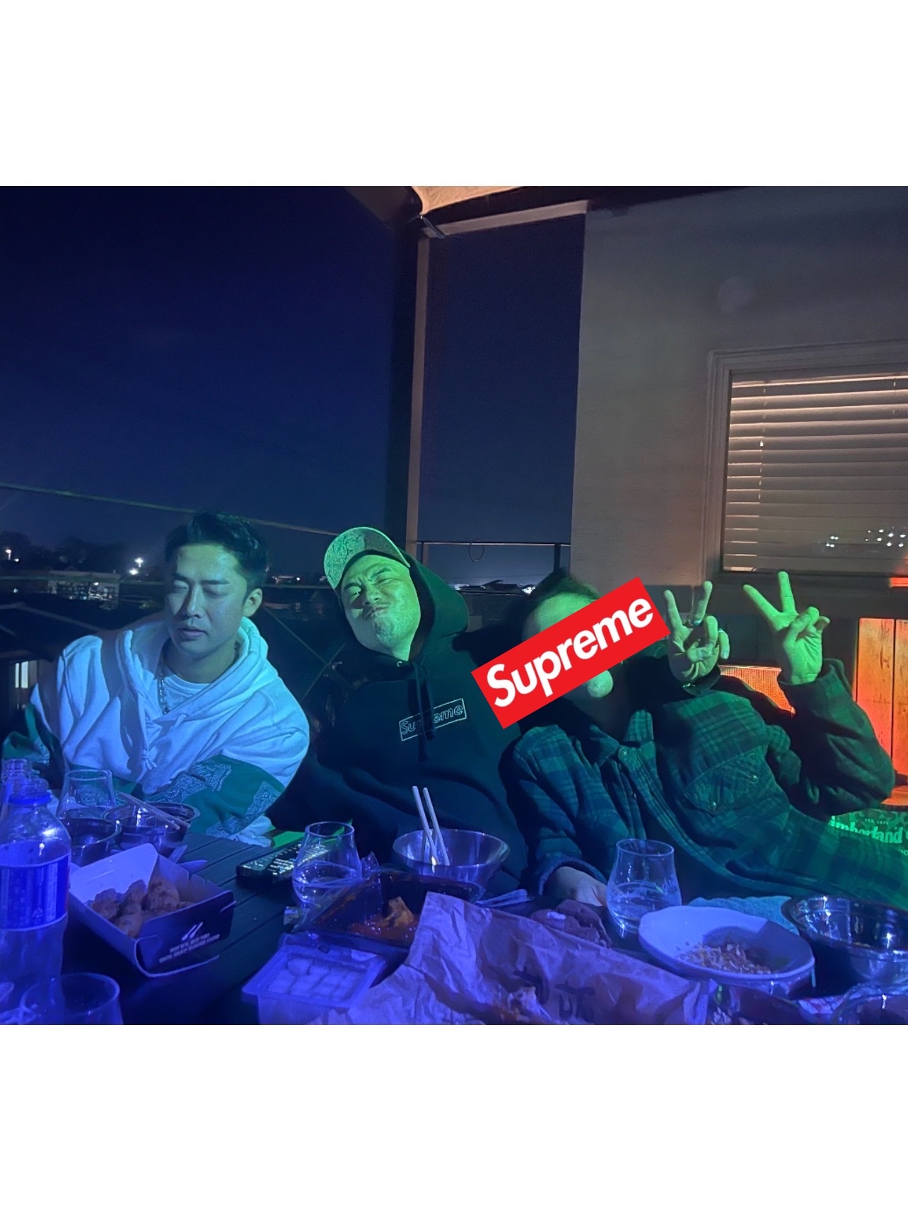 Supreme x The North Face Bandana T-Shirt White - 22SS, Supreme x The North Face Bandana Hooded Sweatshirt White - 22SS 착용 스타일 - 5