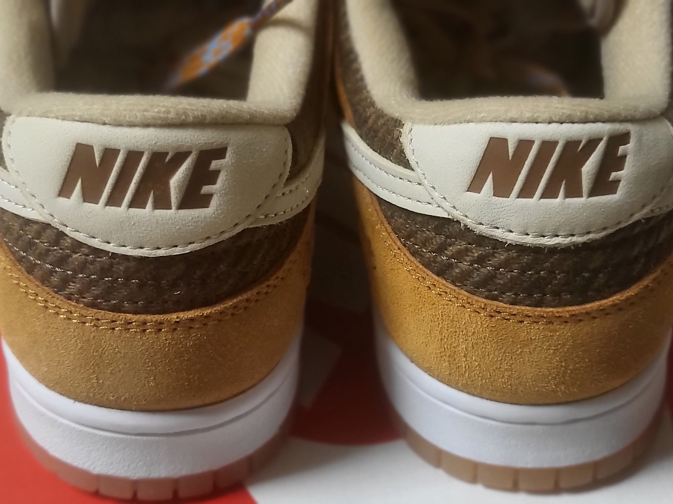 Nike Dunk Low SE Praline Desert Ochre 착용 스타일 - 2