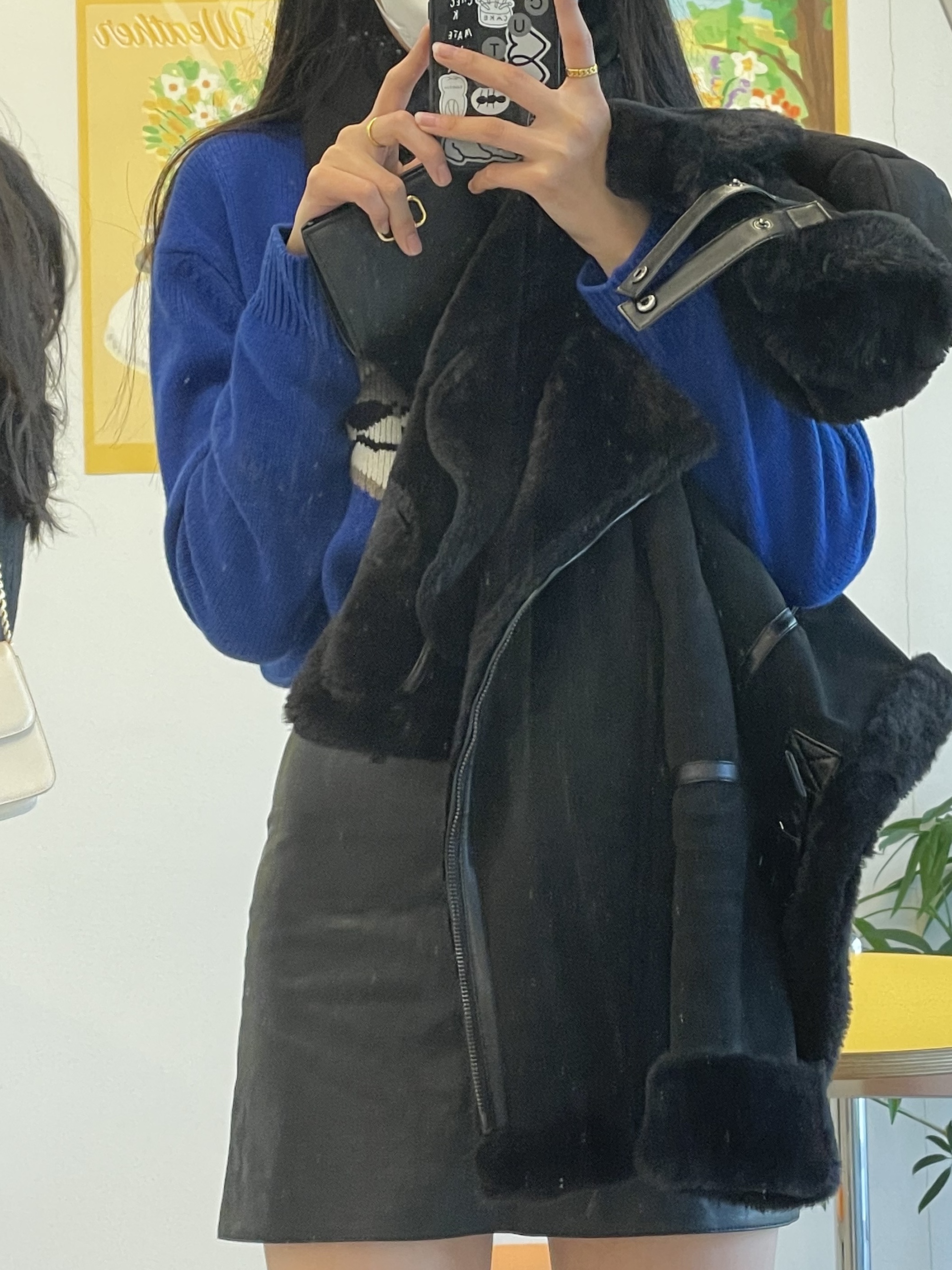 (W) Maison Kitsune Big Fox Head Pullover Knit Royal Blue, Valentino Compact Vlogo Signature Grainy Calfskin Wallet Black 착용 스타일 - 4