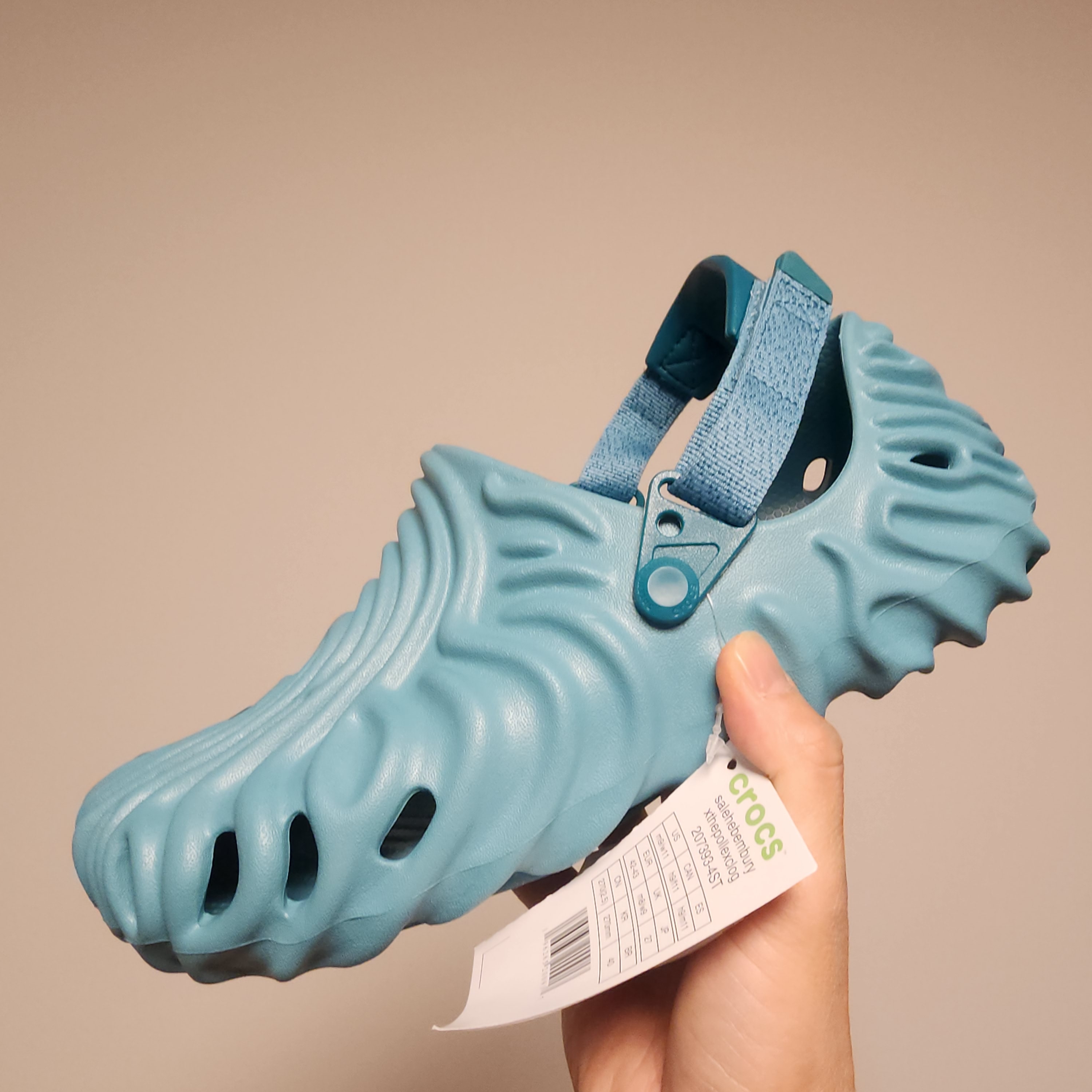 Crocs x Salehe Bembury Pollex Clog Tide 착용 스타일 - 1