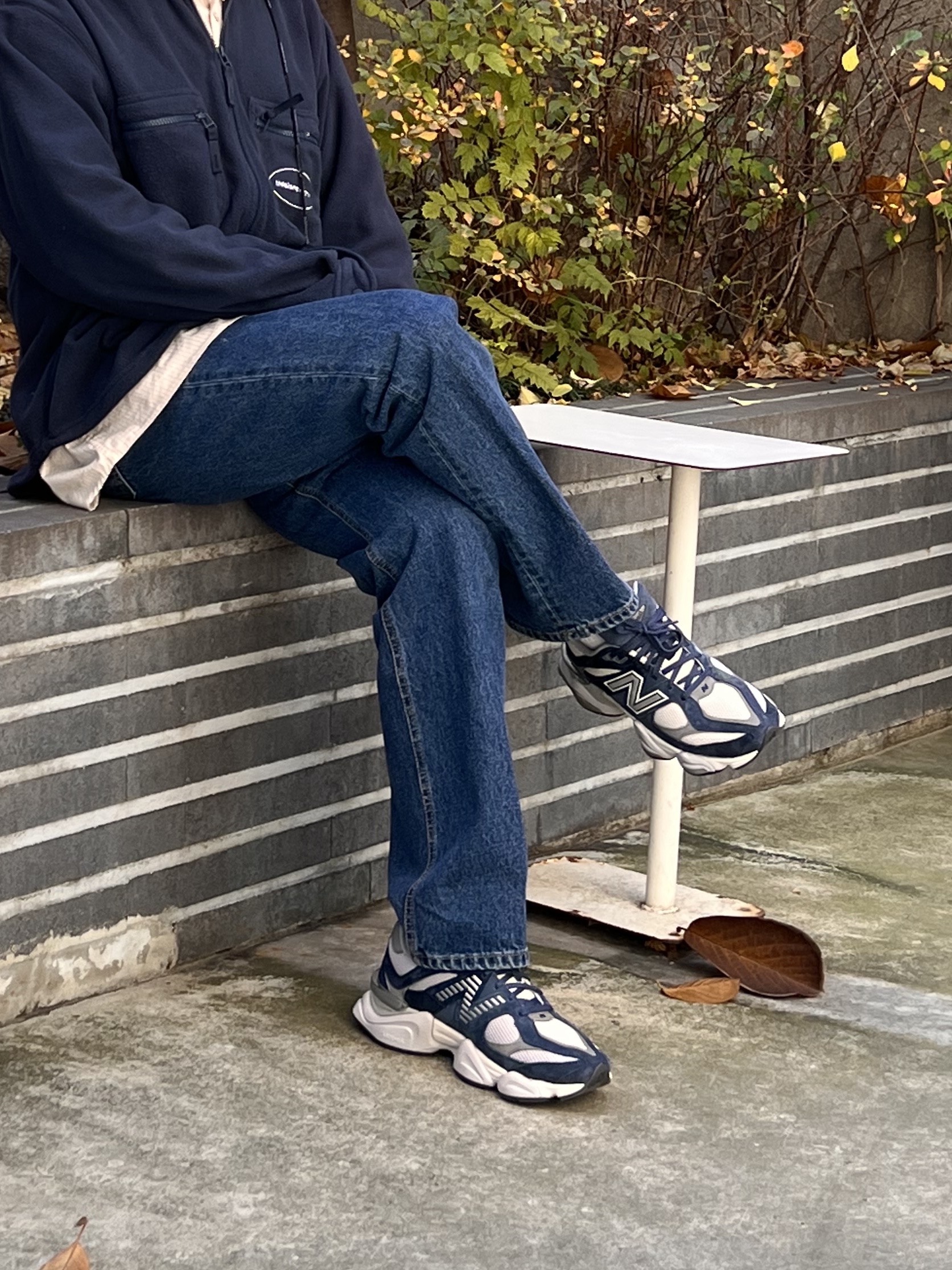 New Balance 9060 Natural Indigo 착용 스타일 - 1