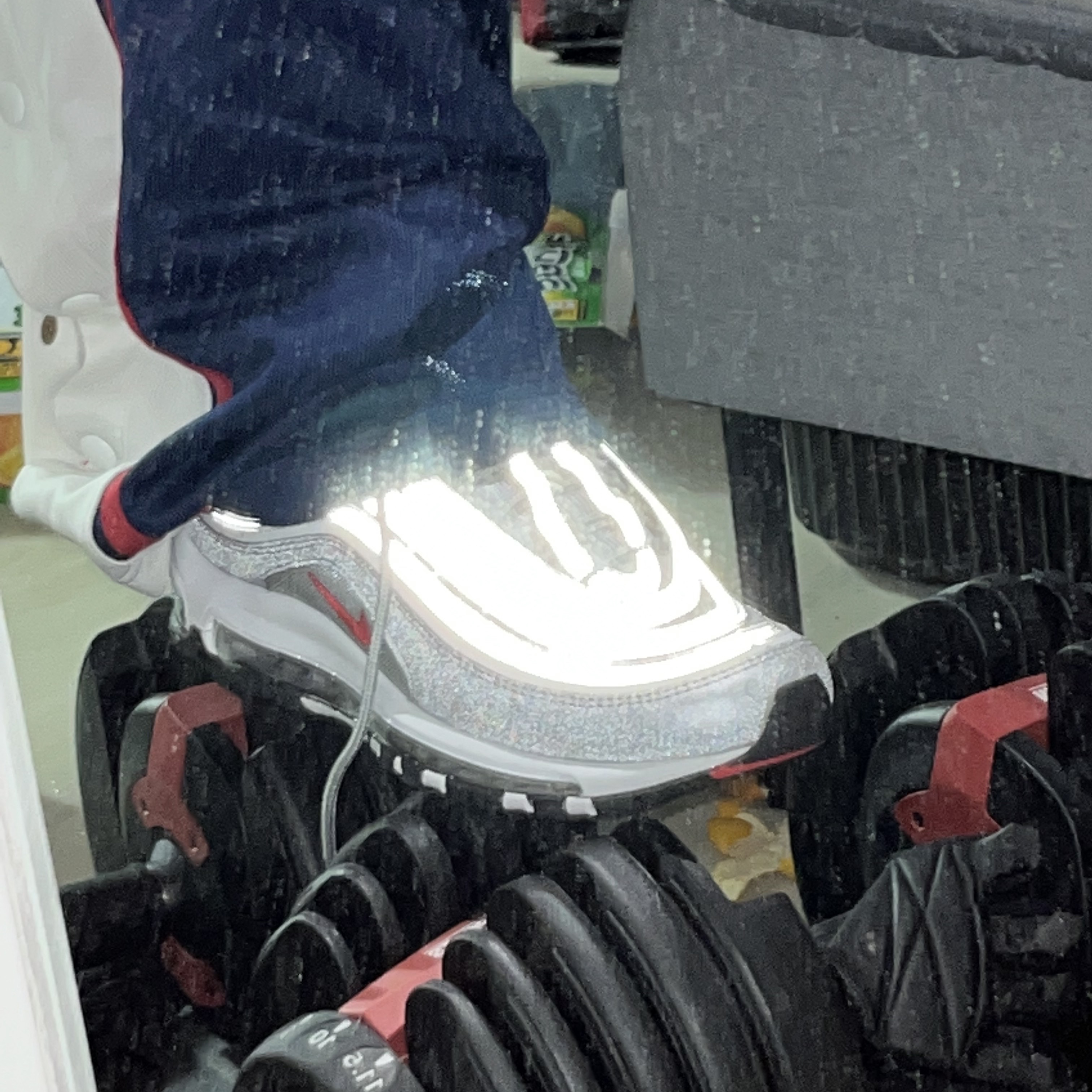 Nike Air Max 97 OG Silver Bullet 2022 착용 스타일 - 4