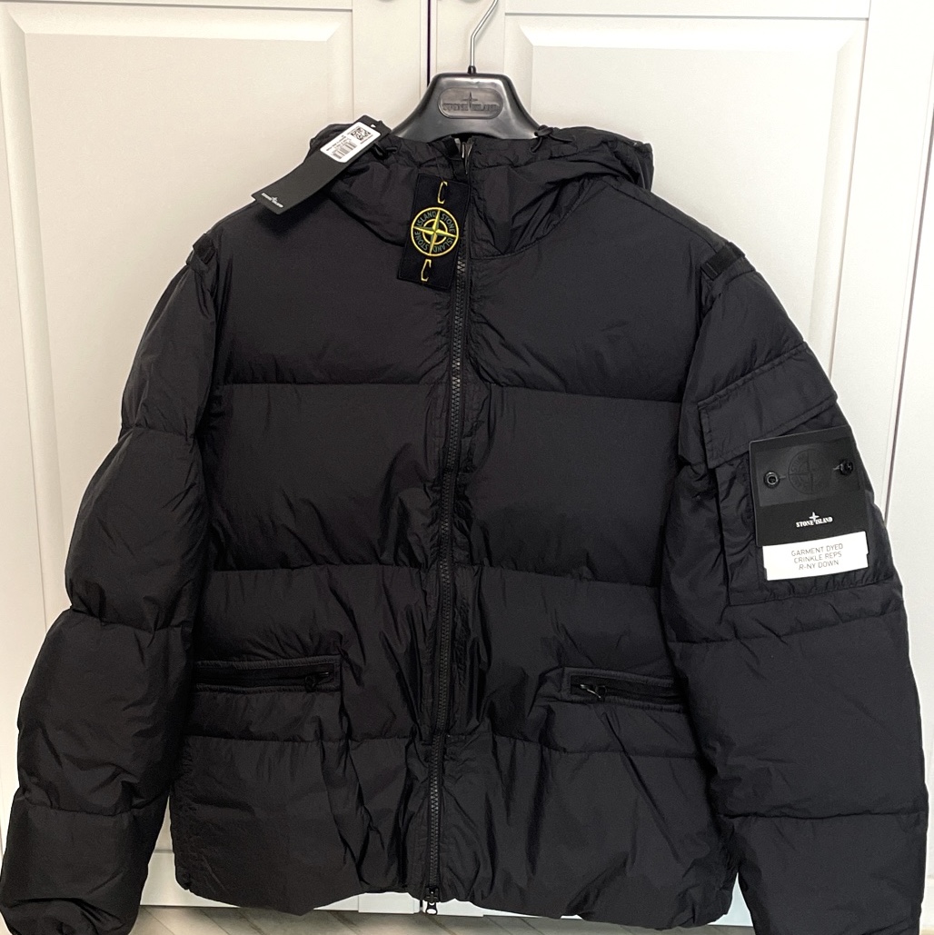Stone Island 40223 Garment Dyed Crinkle Reps Down Jacket Black - 22FW 착용 스타일