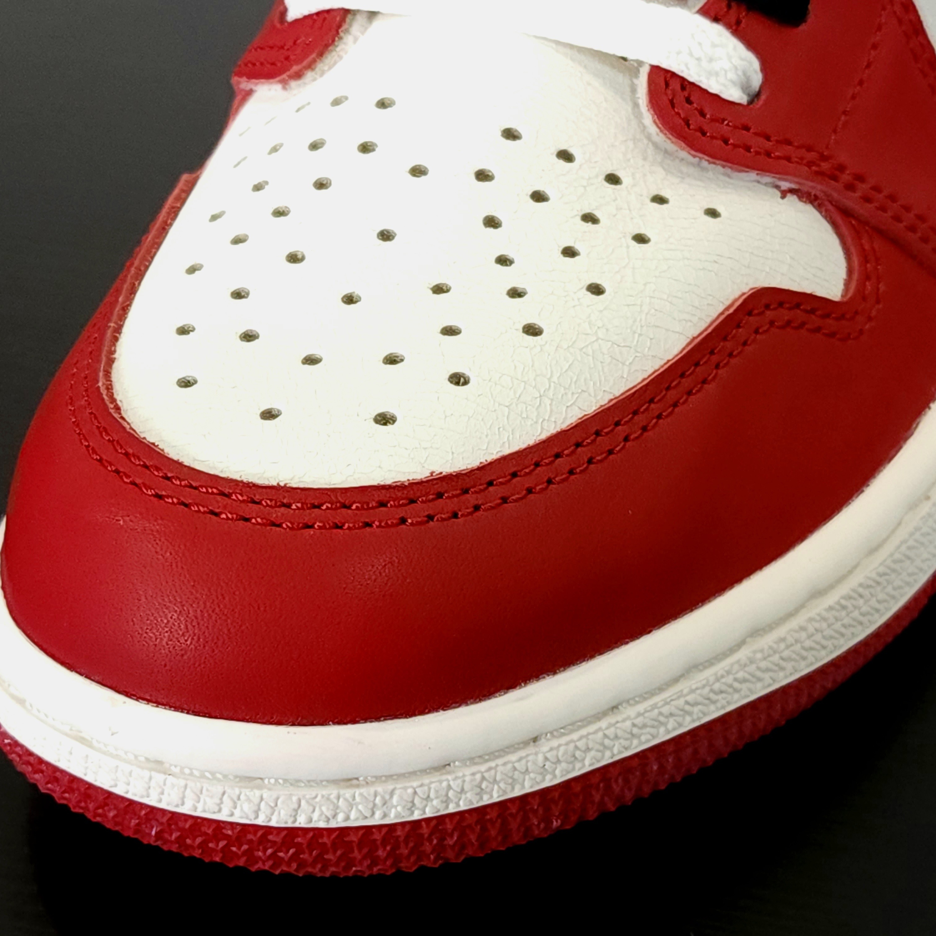 Jordan 1 Retro High OG Chicago 2022 착용 스타일 - 4