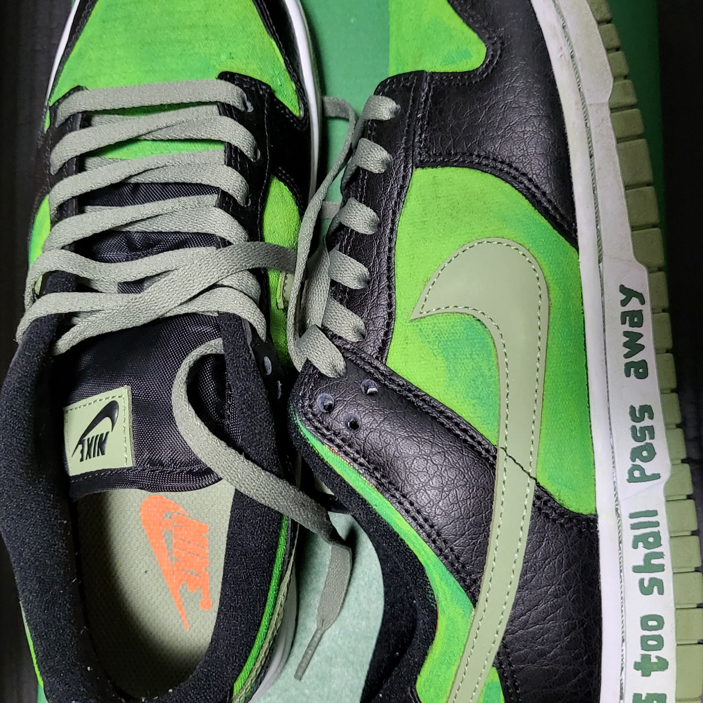 Nike Dunk Low SE Black Multi Camo 착용 스타일 - 2